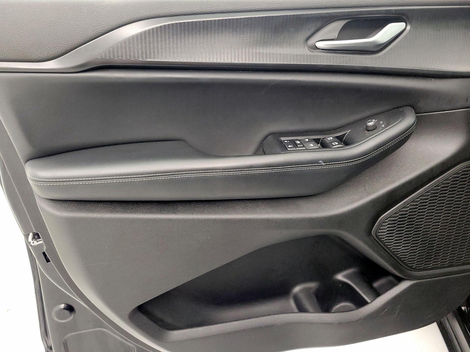 Thumbnail: 2024 Jeep Grand Cherokee - 12