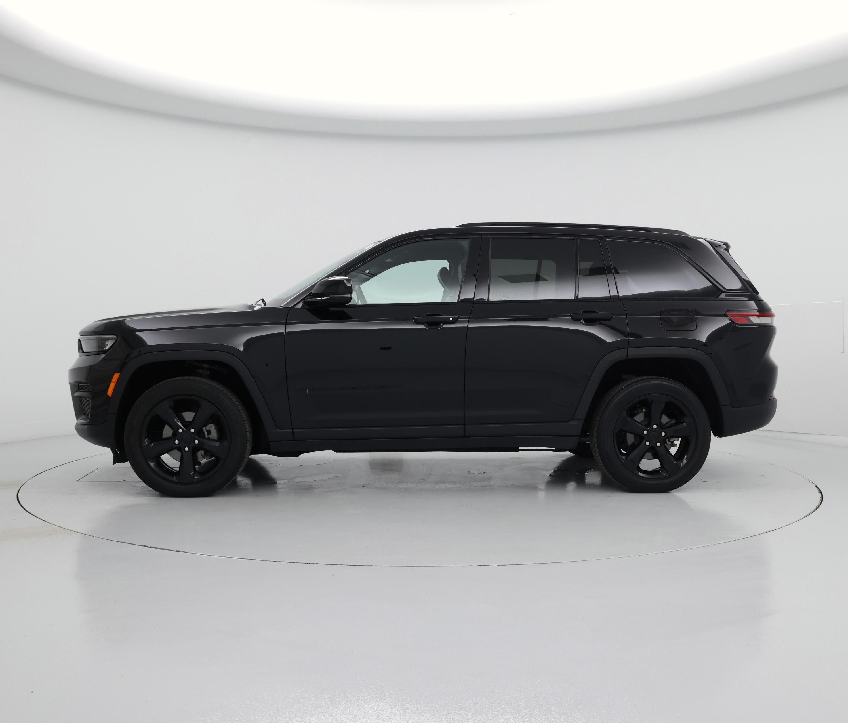 Thumbnail: 2024 Jeep Grand Cherokee - 3