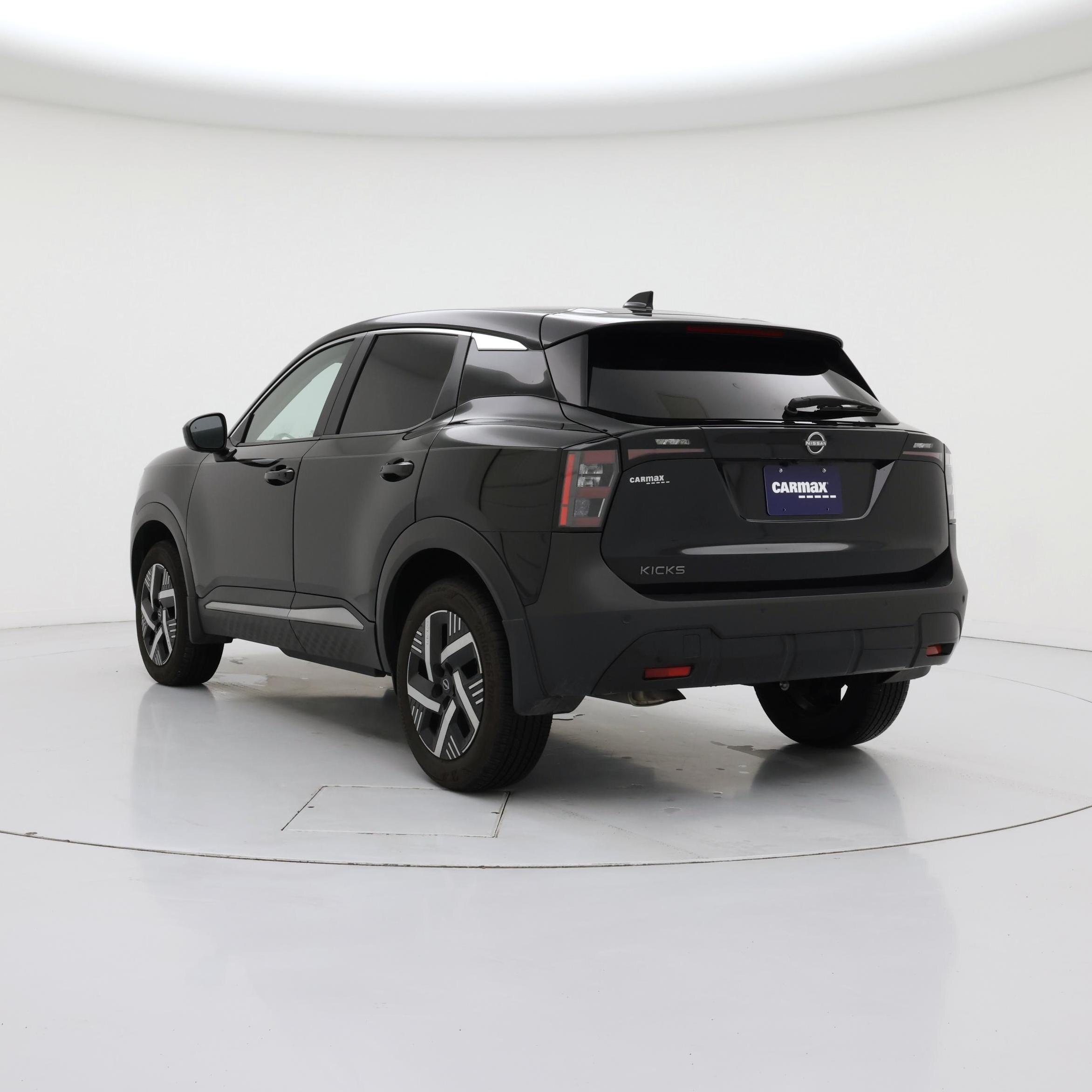 Thumbnail: 2025 Nissan Kicks - 2