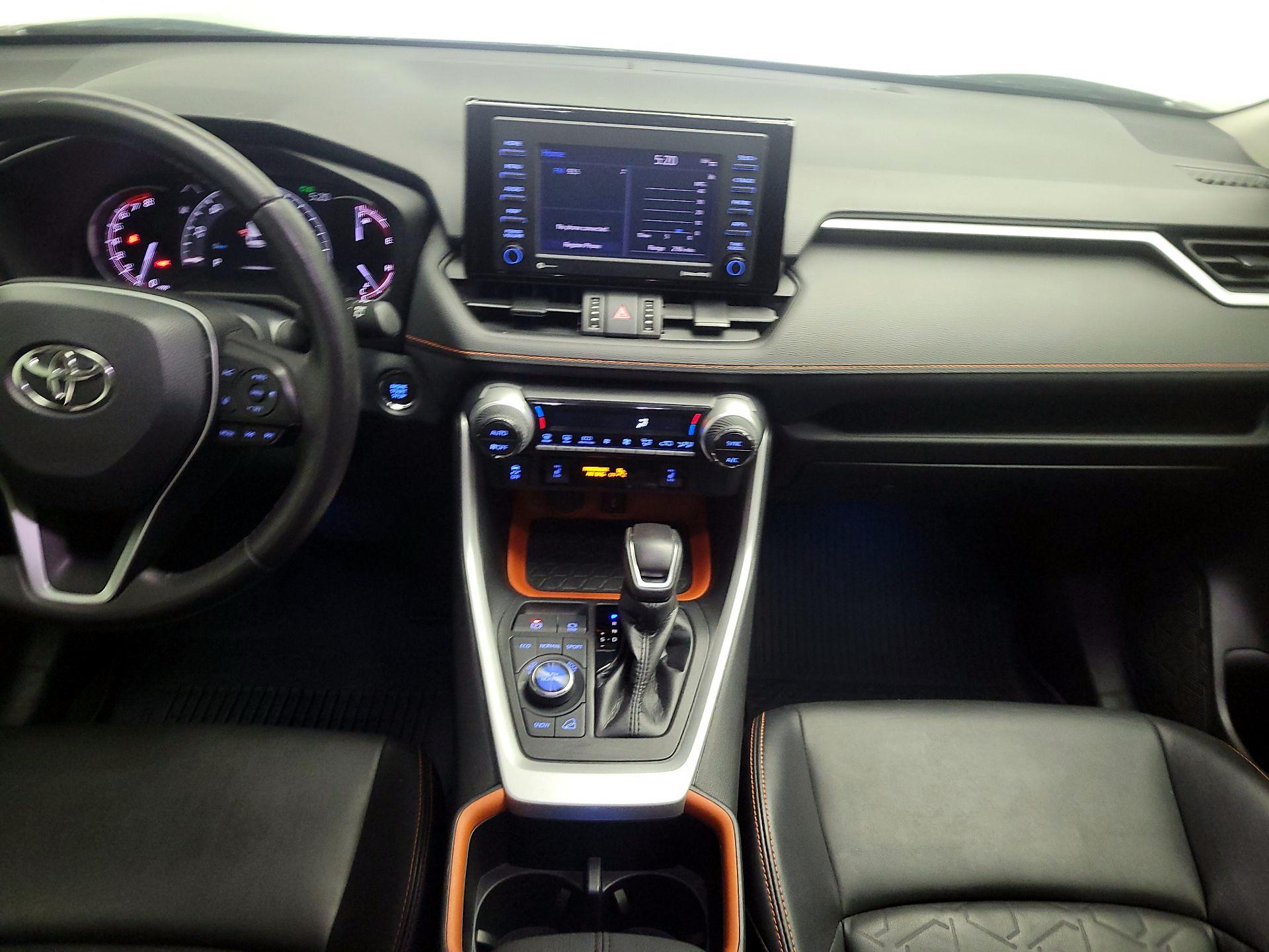 Thumbnail: 2022 Toyota RAV4 - 9