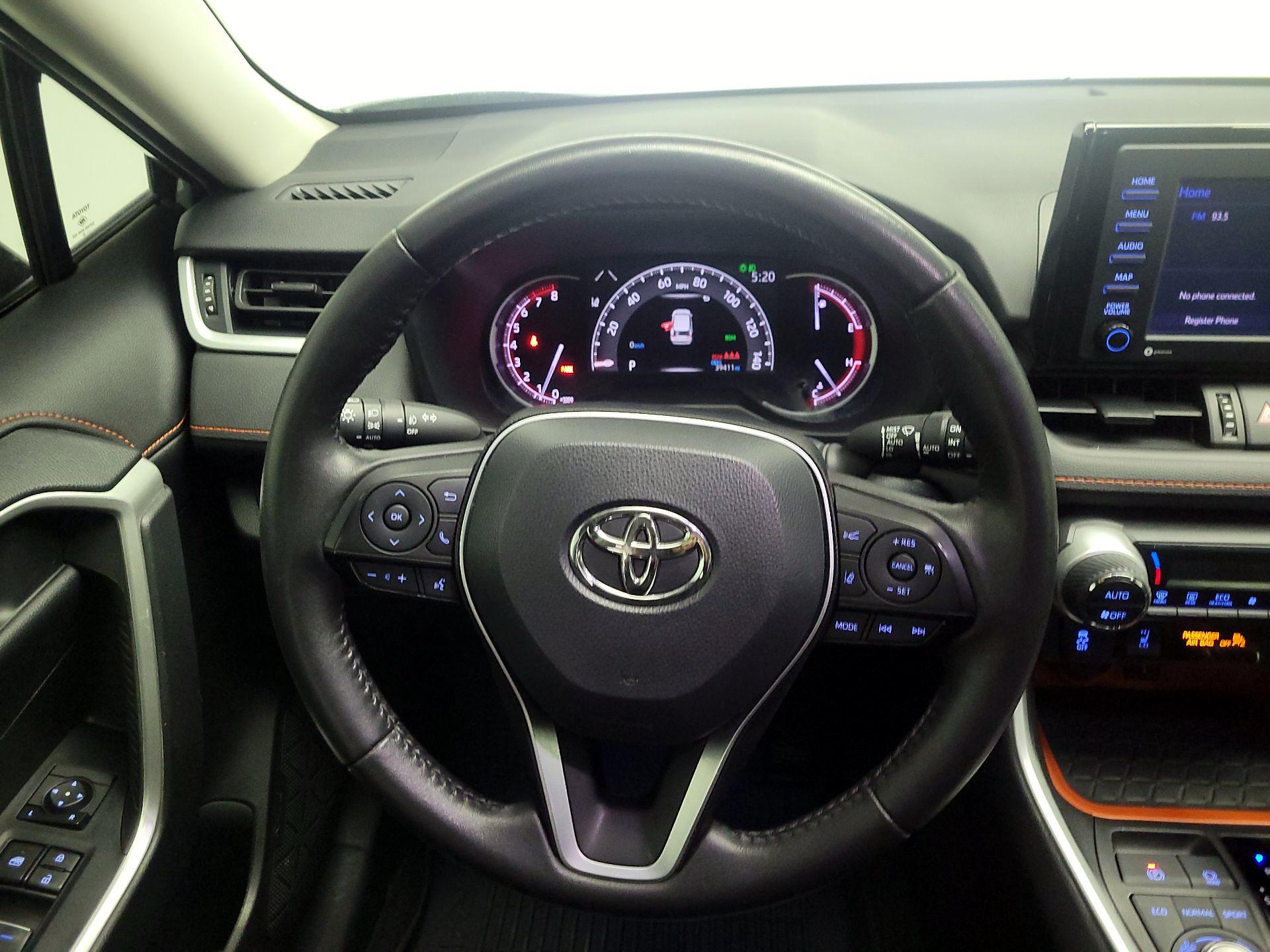 Thumbnail: 2022 Toyota RAV4 - 10