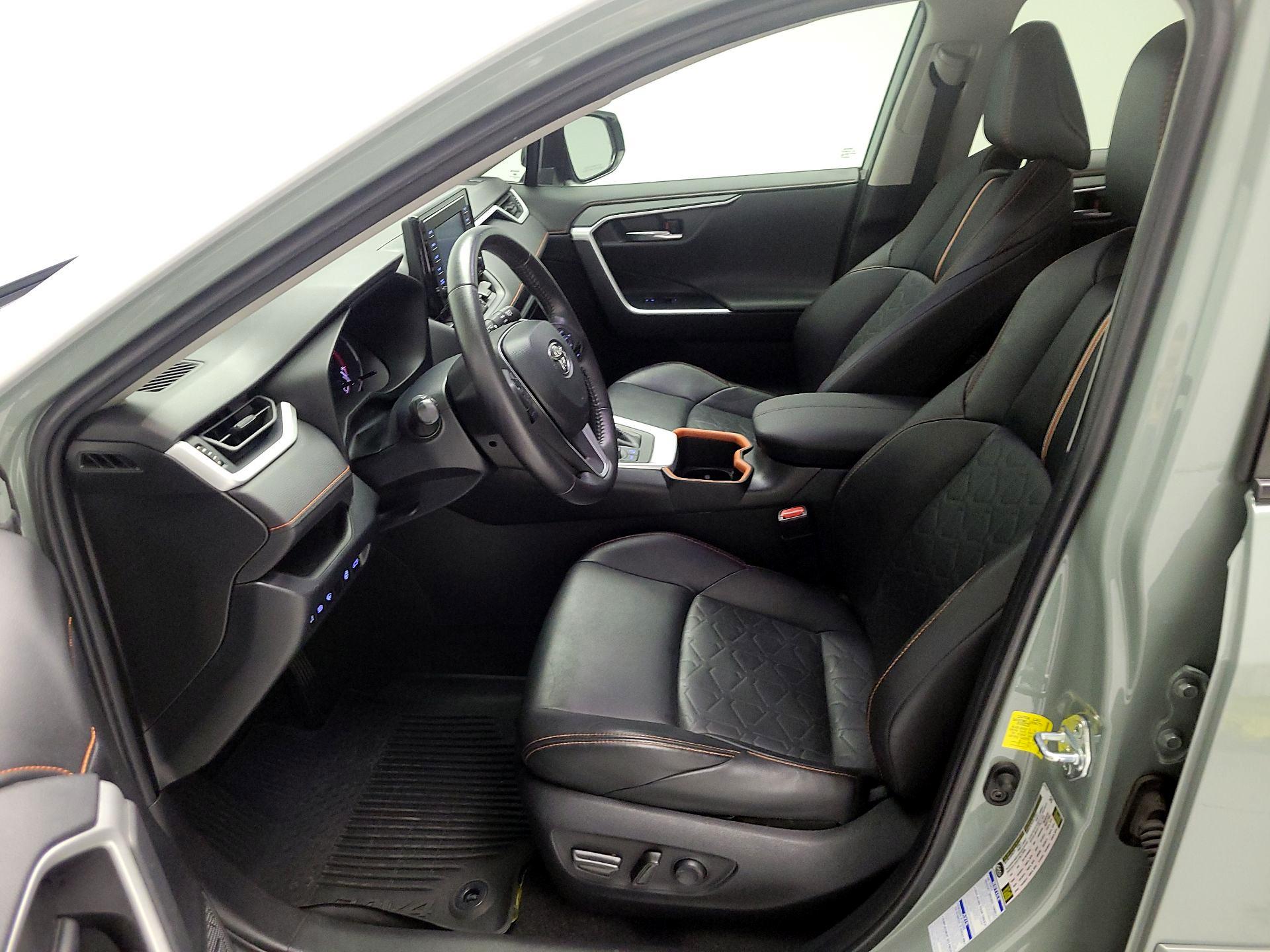 Thumbnail: 2022 Toyota RAV4 - 11