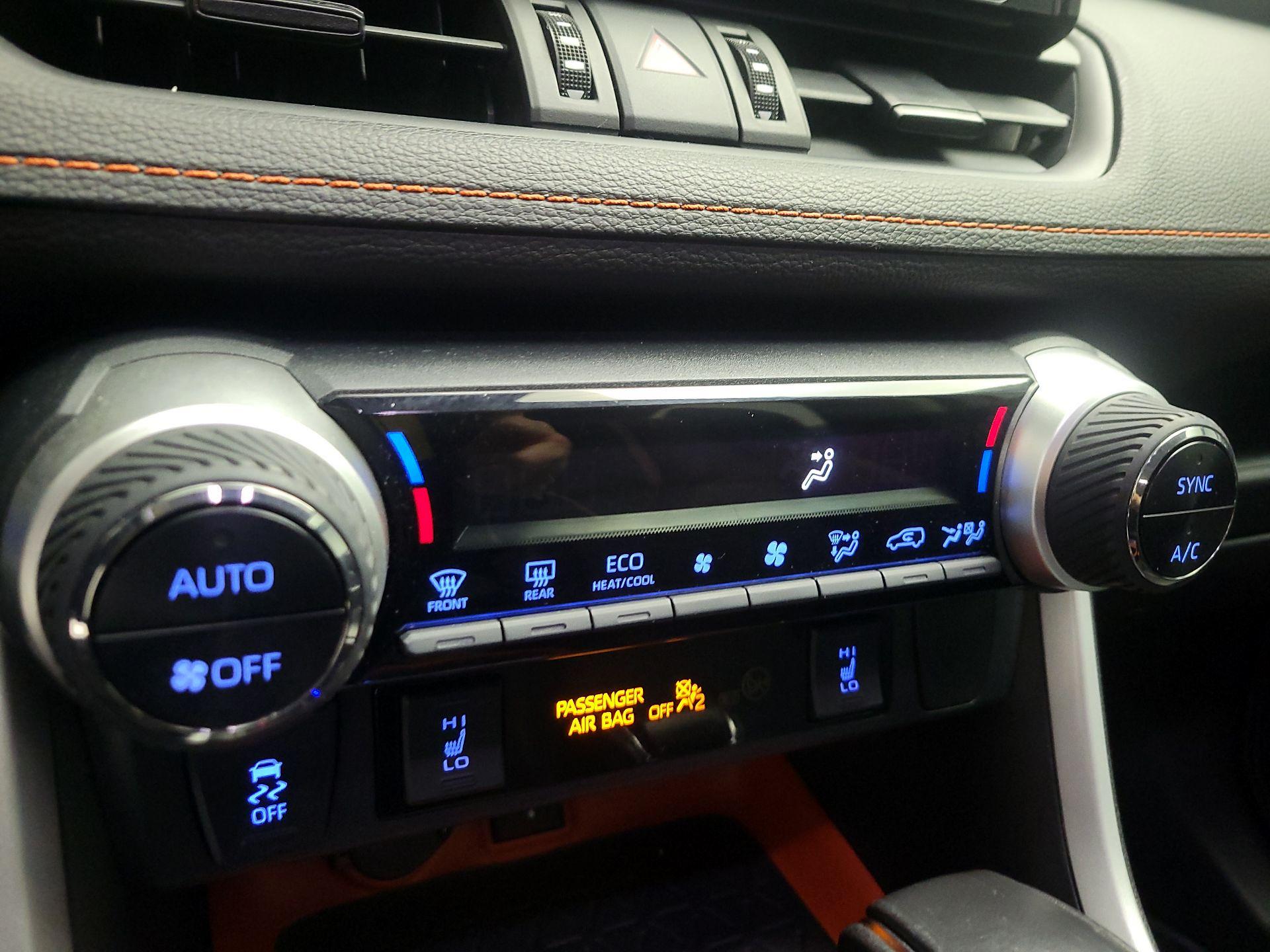 Thumbnail: 2022 Toyota RAV4 - 16