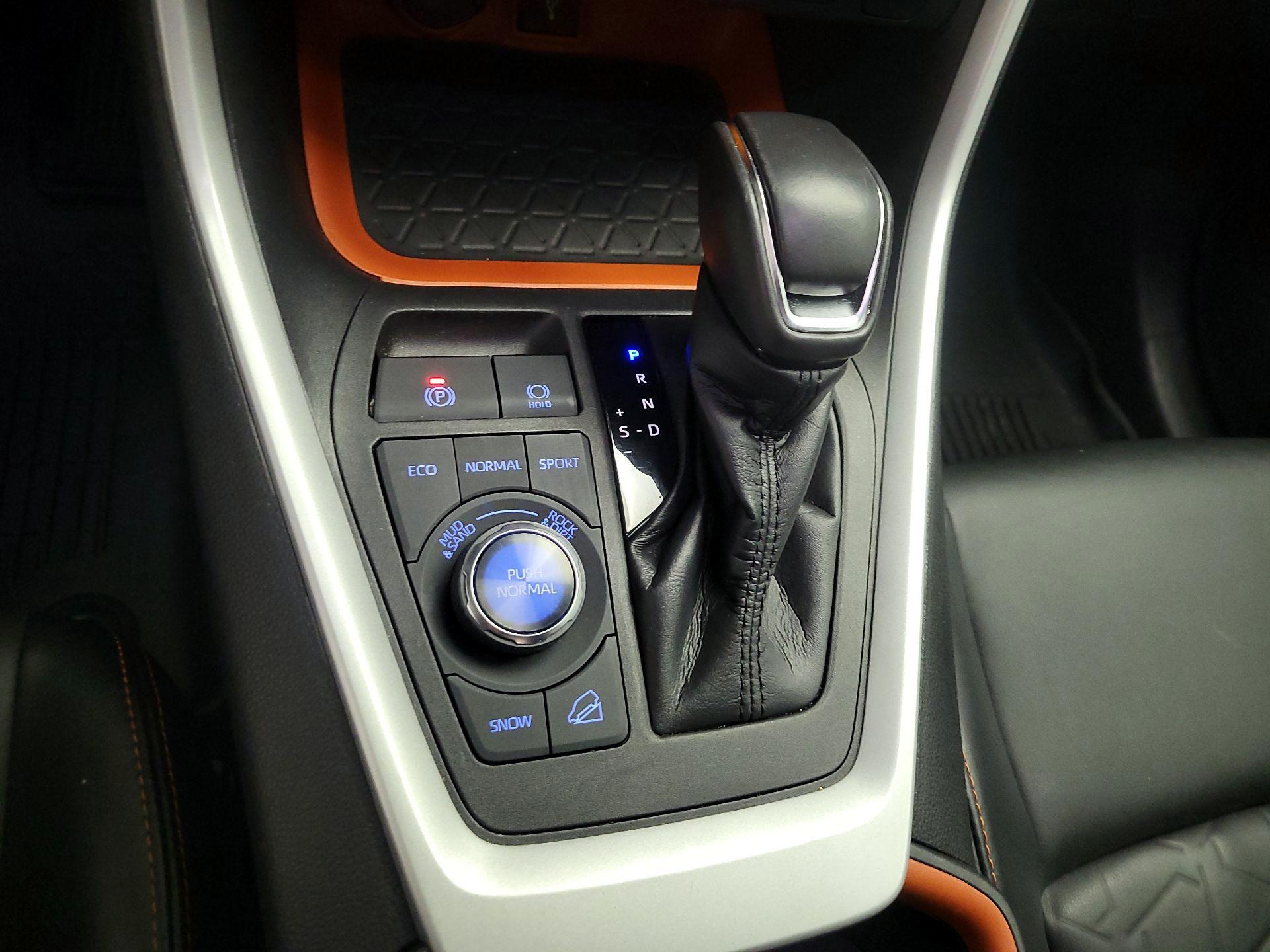 Thumbnail: 2022 Toyota RAV4 - 17