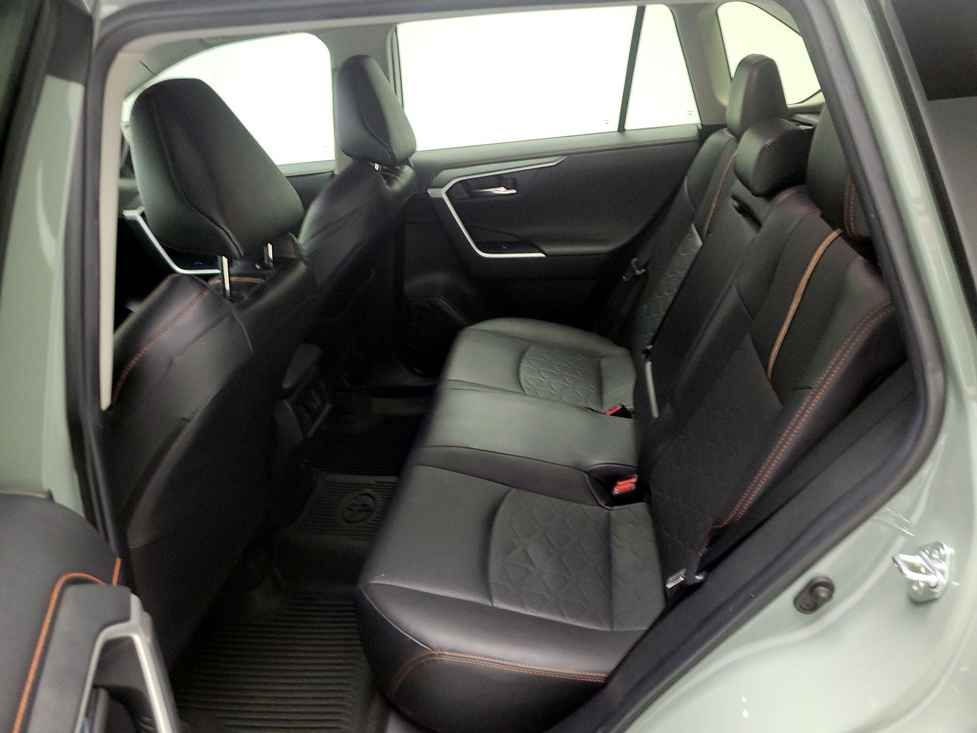 Thumbnail: 2022 Toyota RAV4 - 19