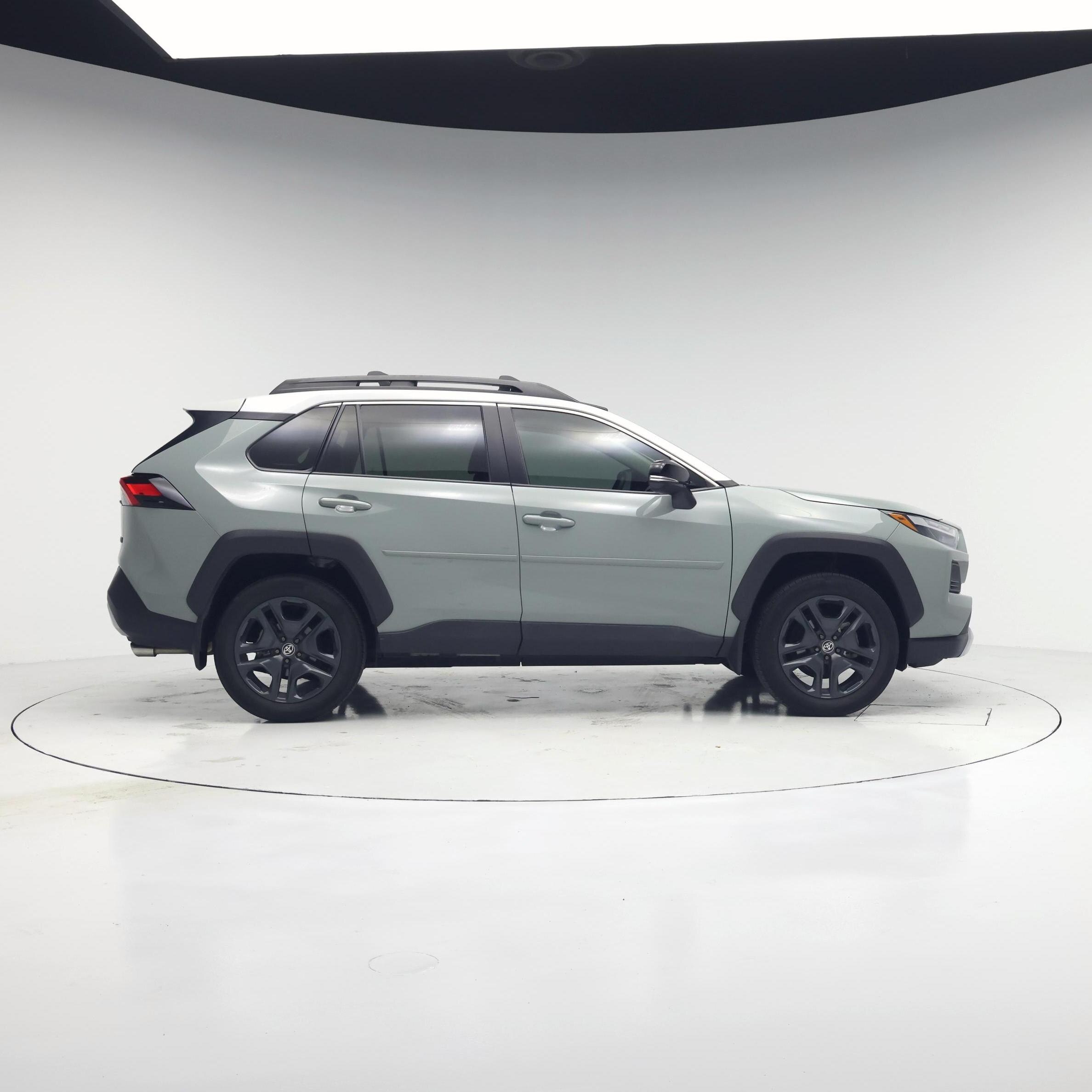 Thumbnail: 2022 Toyota RAV4 - 7