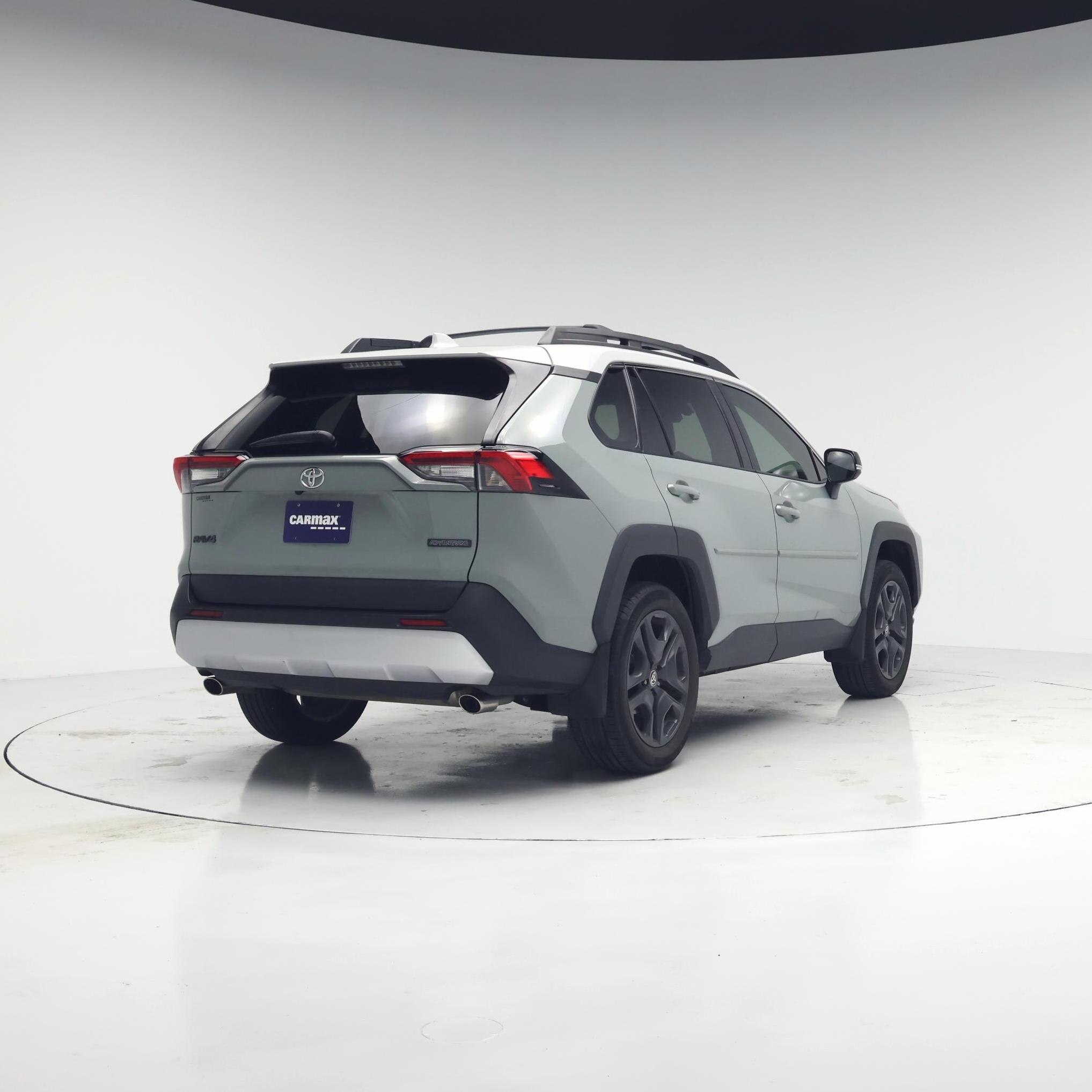 Thumbnail: 2022 Toyota RAV4 - 8
