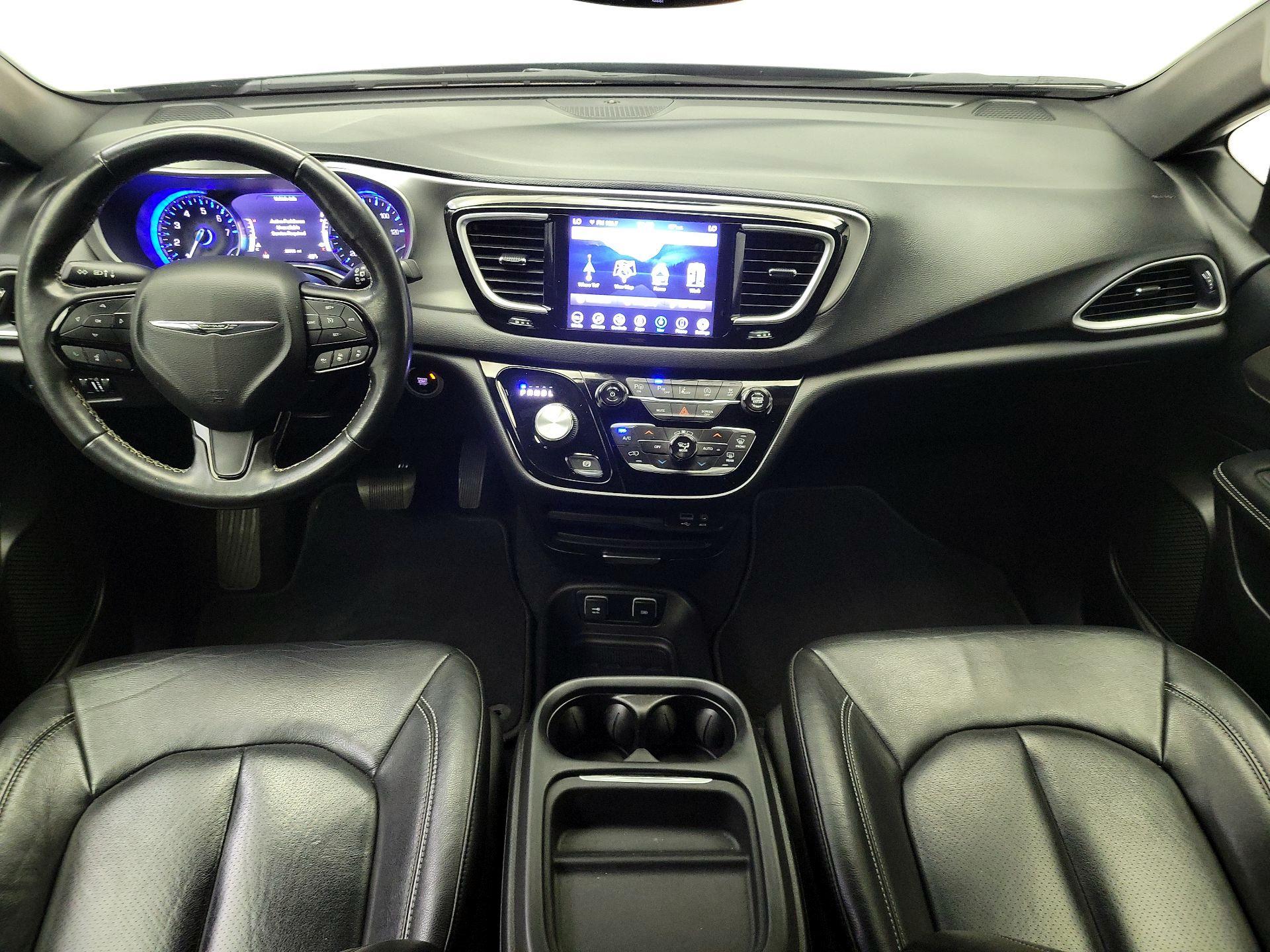 Thumbnail: 2020 Chrysler Pacifica - 9