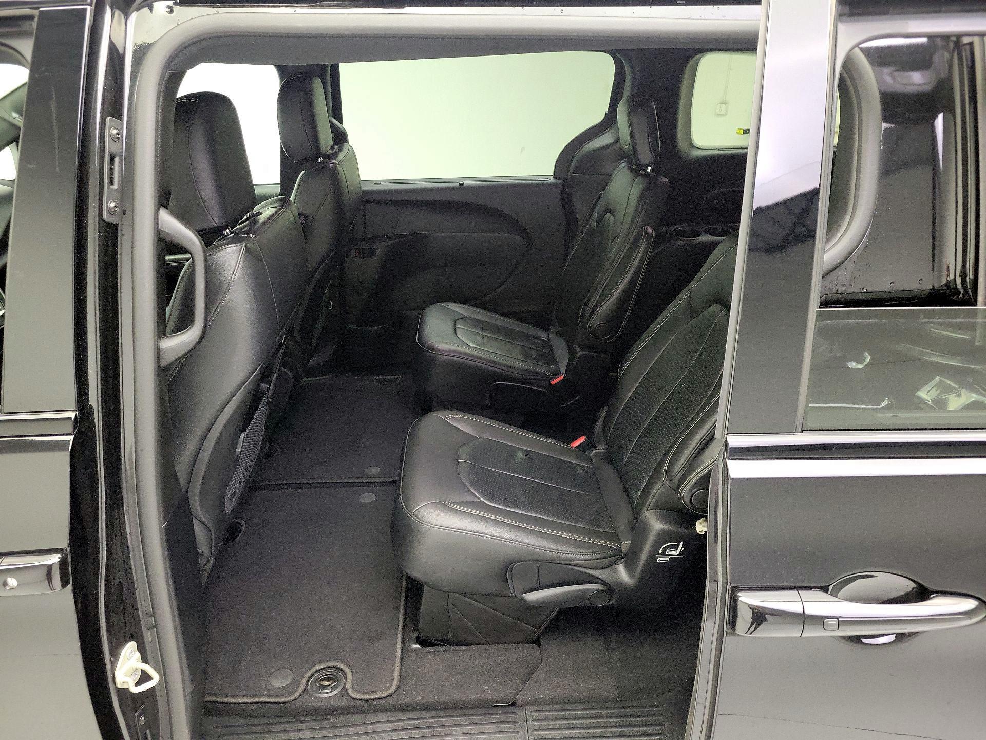 Thumbnail: 2020 Chrysler Pacifica - 20