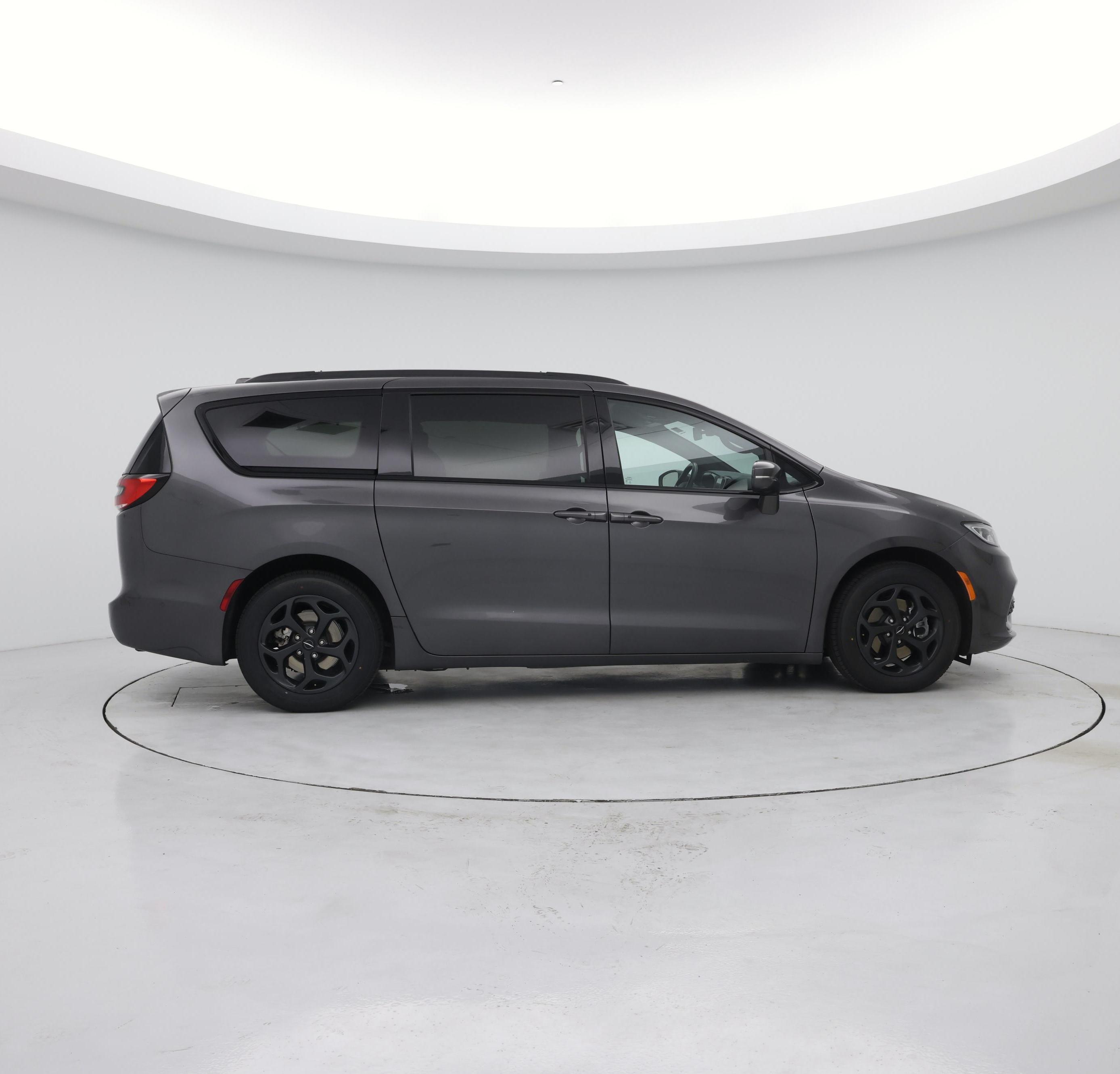 Thumbnail: 2021 Chrysler Pacifica - 7