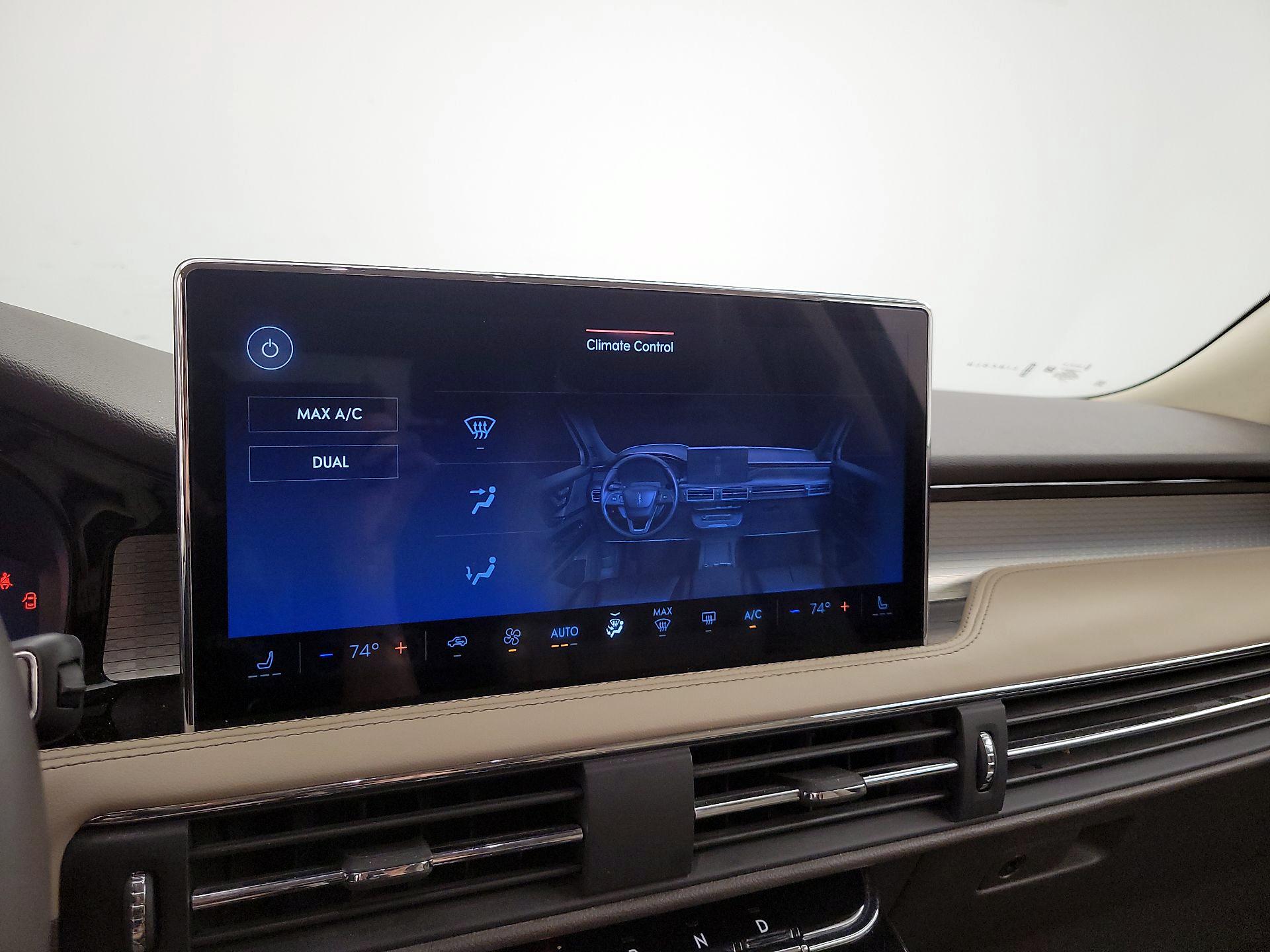 Thumbnail: 2023 Lincoln Corsair - 17