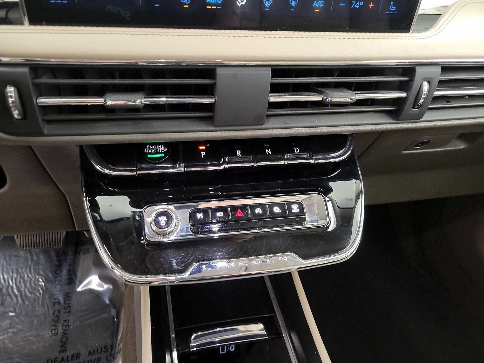 Thumbnail: 2023 Lincoln Corsair - 18