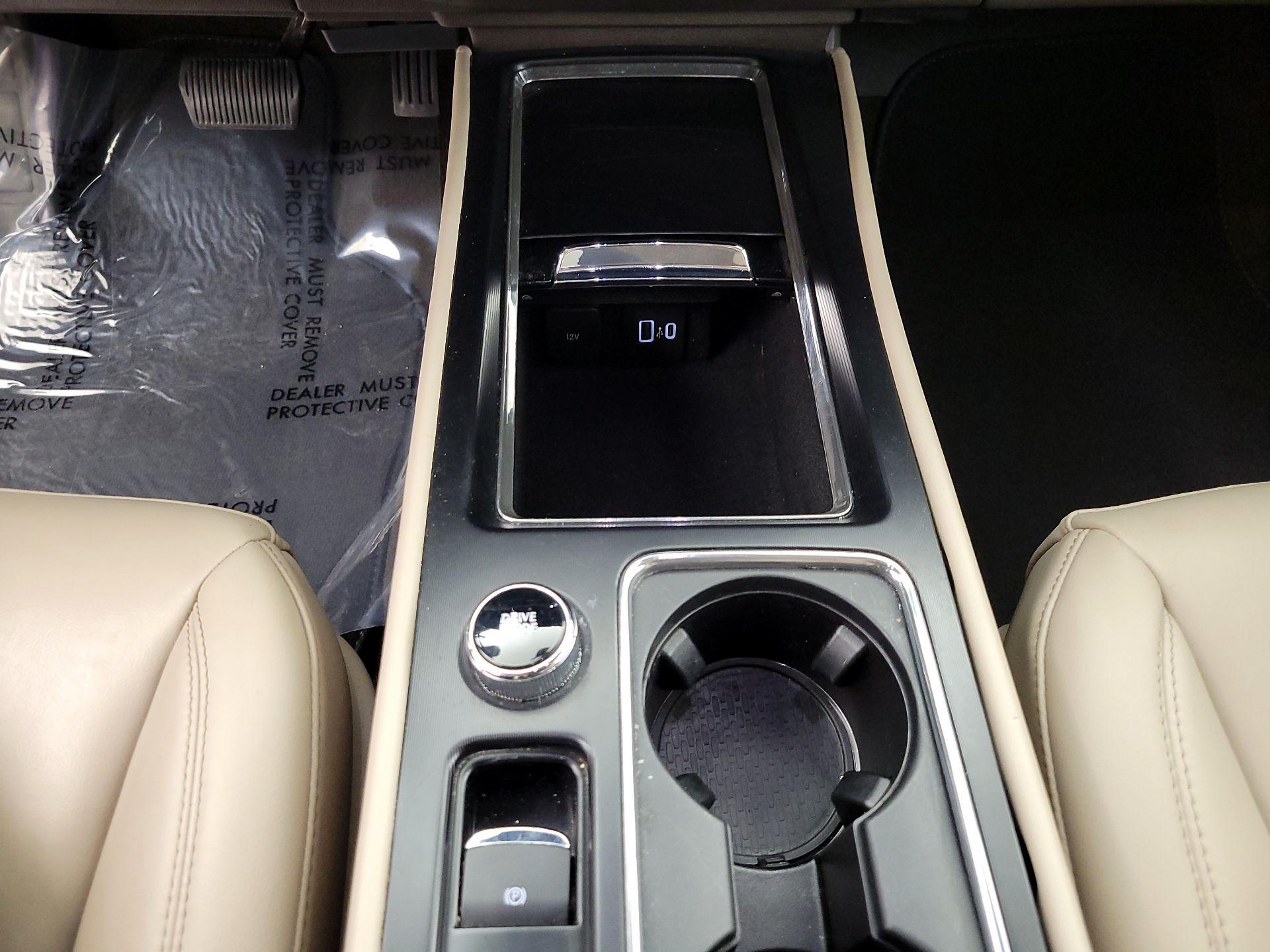 Thumbnail: 2023 Lincoln Corsair - 19