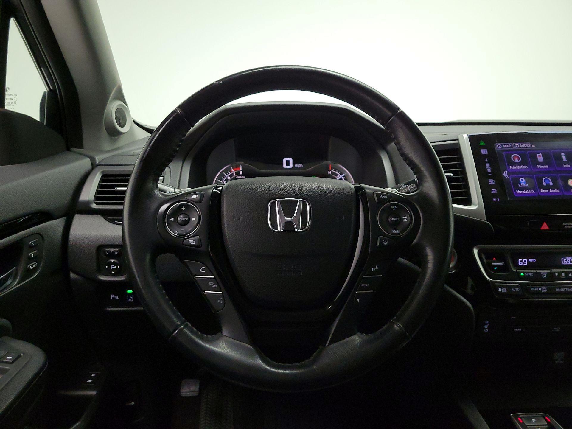 Thumbnail: 2016 Honda Pilot - 10