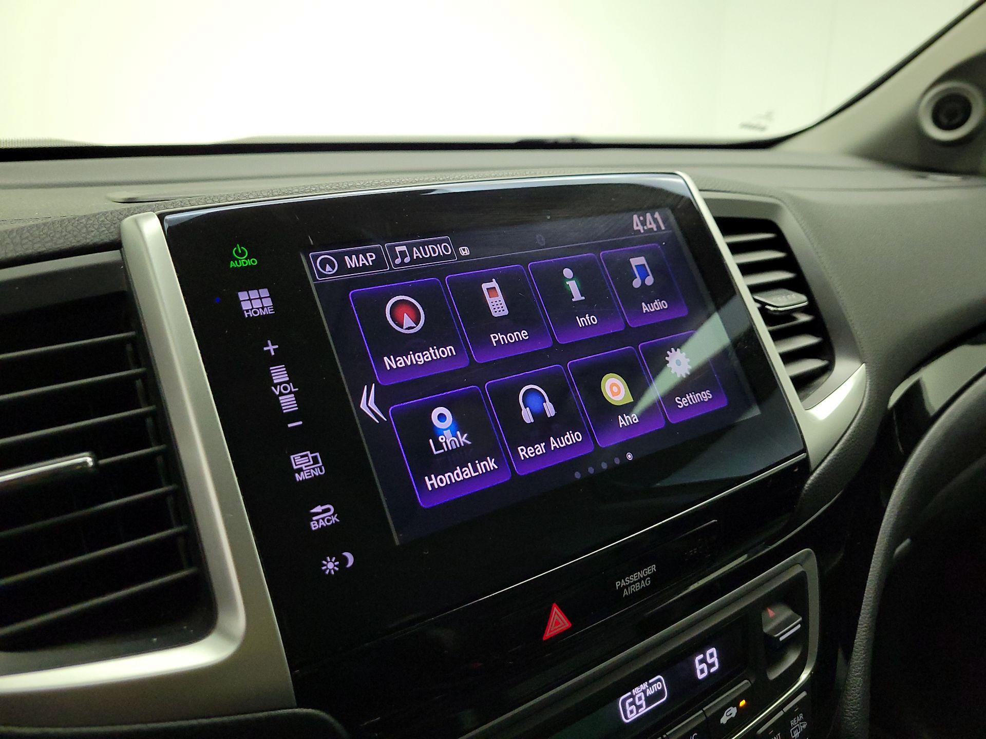 Thumbnail: 2016 Honda Pilot - 16