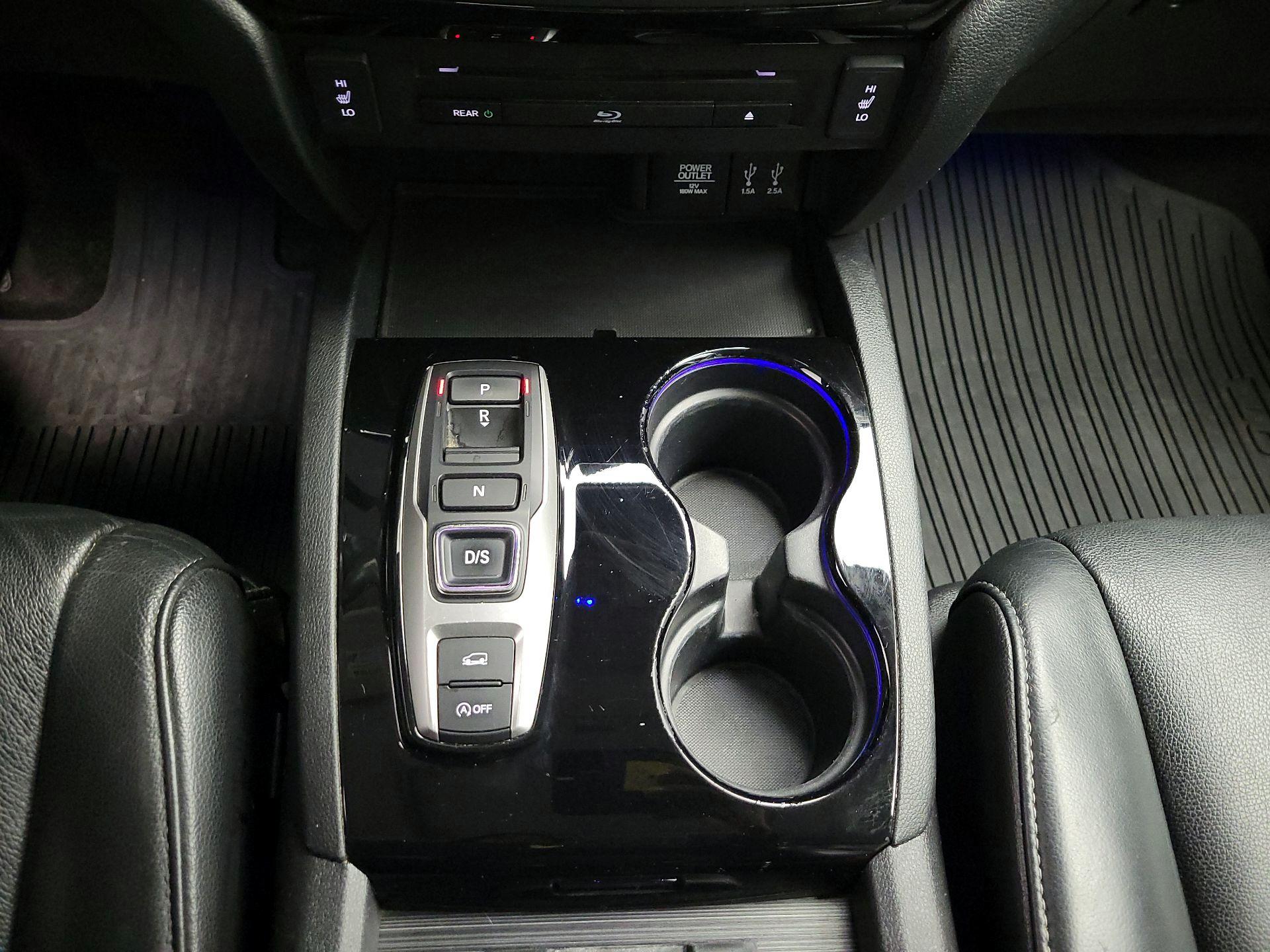 Thumbnail: 2016 Honda Pilot - 18