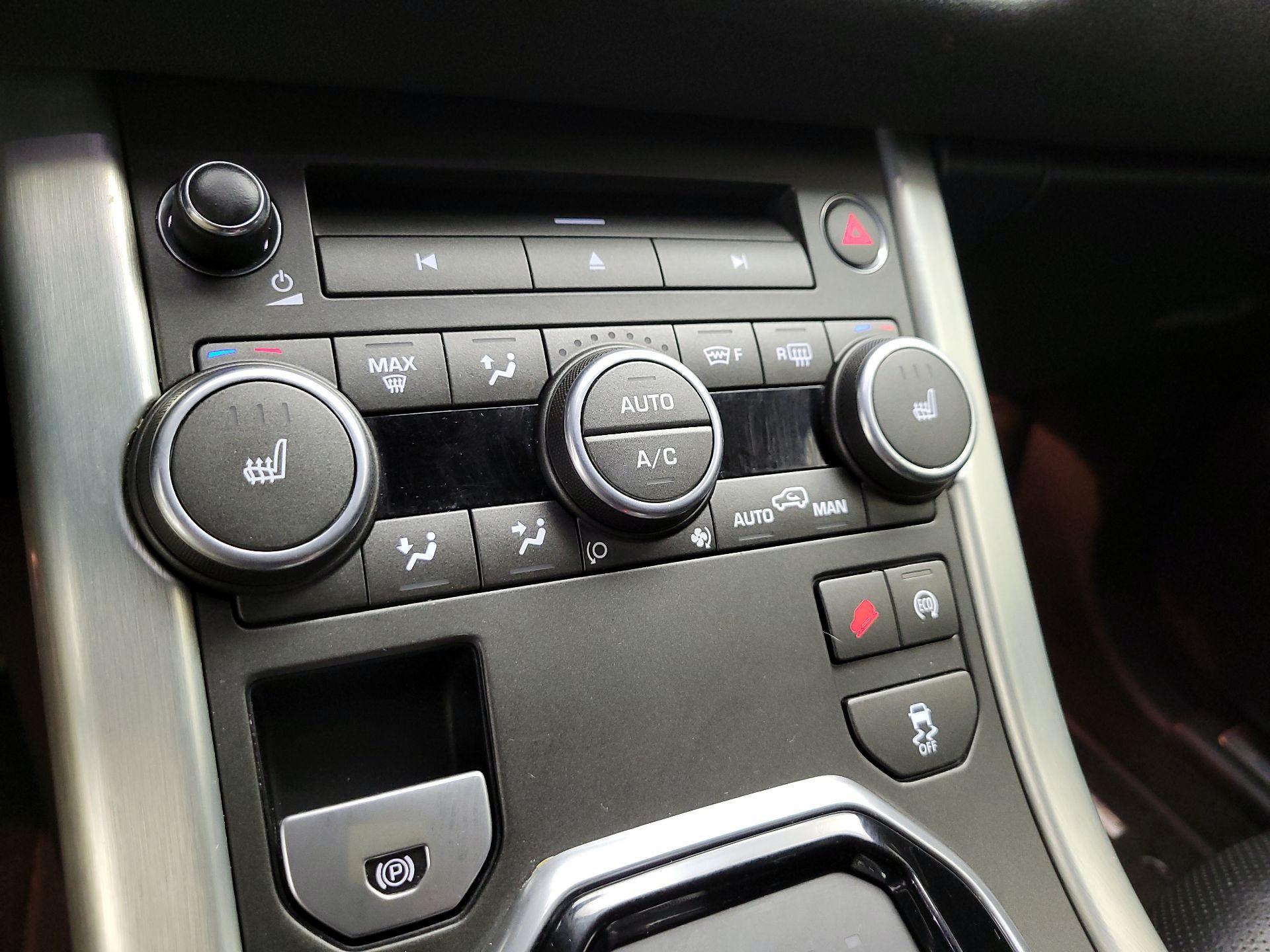 Thumbnail: 2015 Land Rover Range Rover Evoque - 16