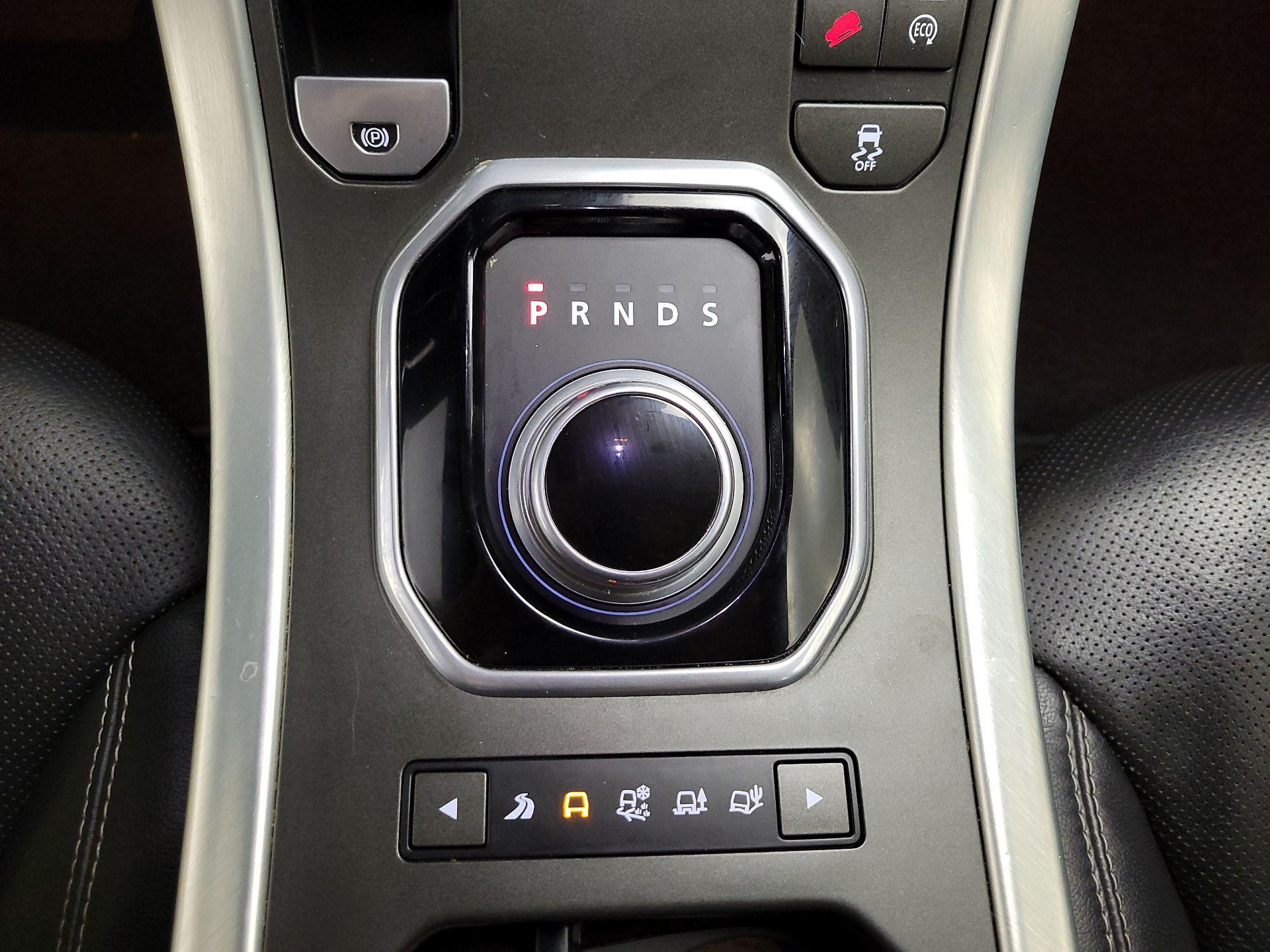 Thumbnail: 2015 Land Rover Range Rover Evoque - 17