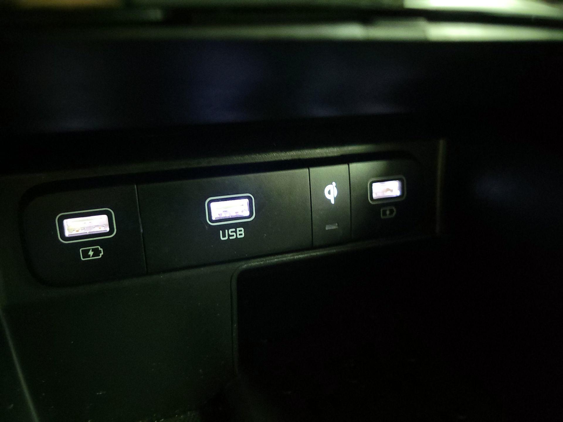 Thumbnail: 2021 Kia Sorento - 18