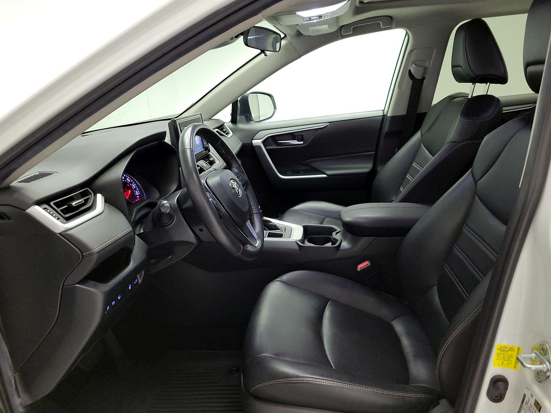 Thumbnail: 2020 Toyota RAV4 - 11