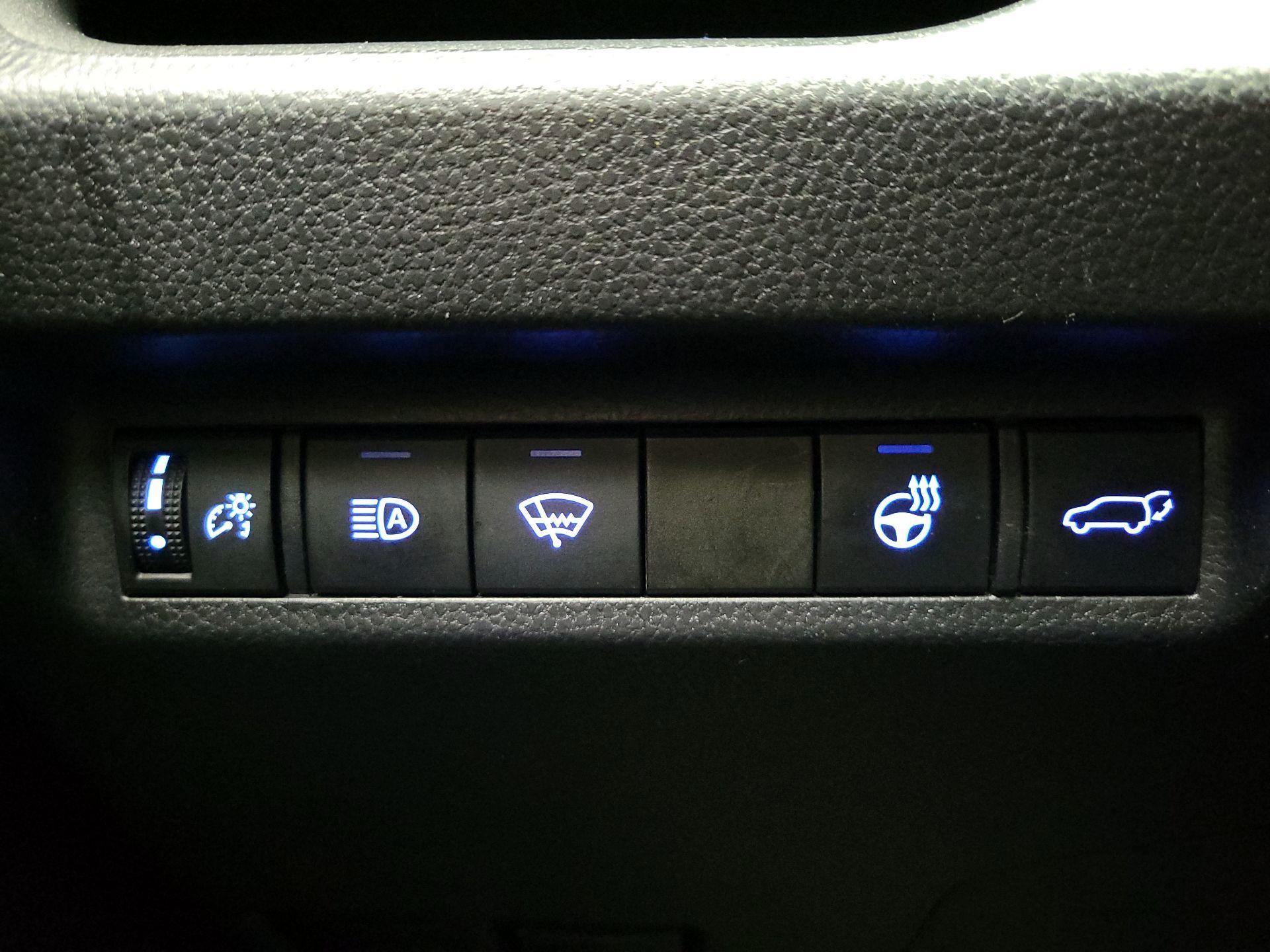 Thumbnail: 2020 Toyota RAV4 - 13