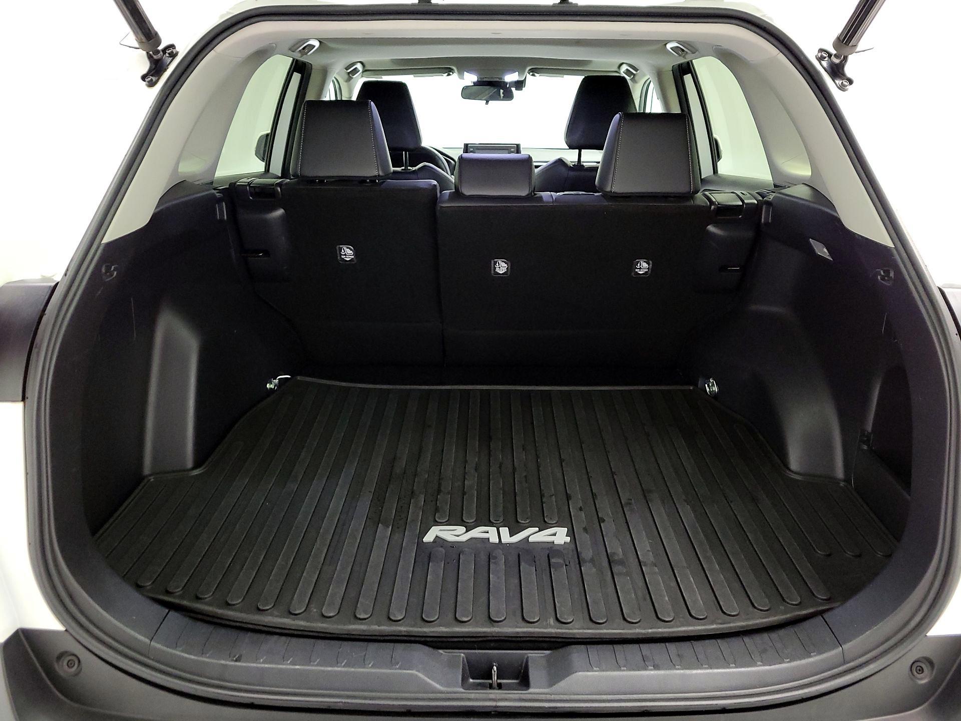 Thumbnail: 2020 Toyota RAV4 - 20