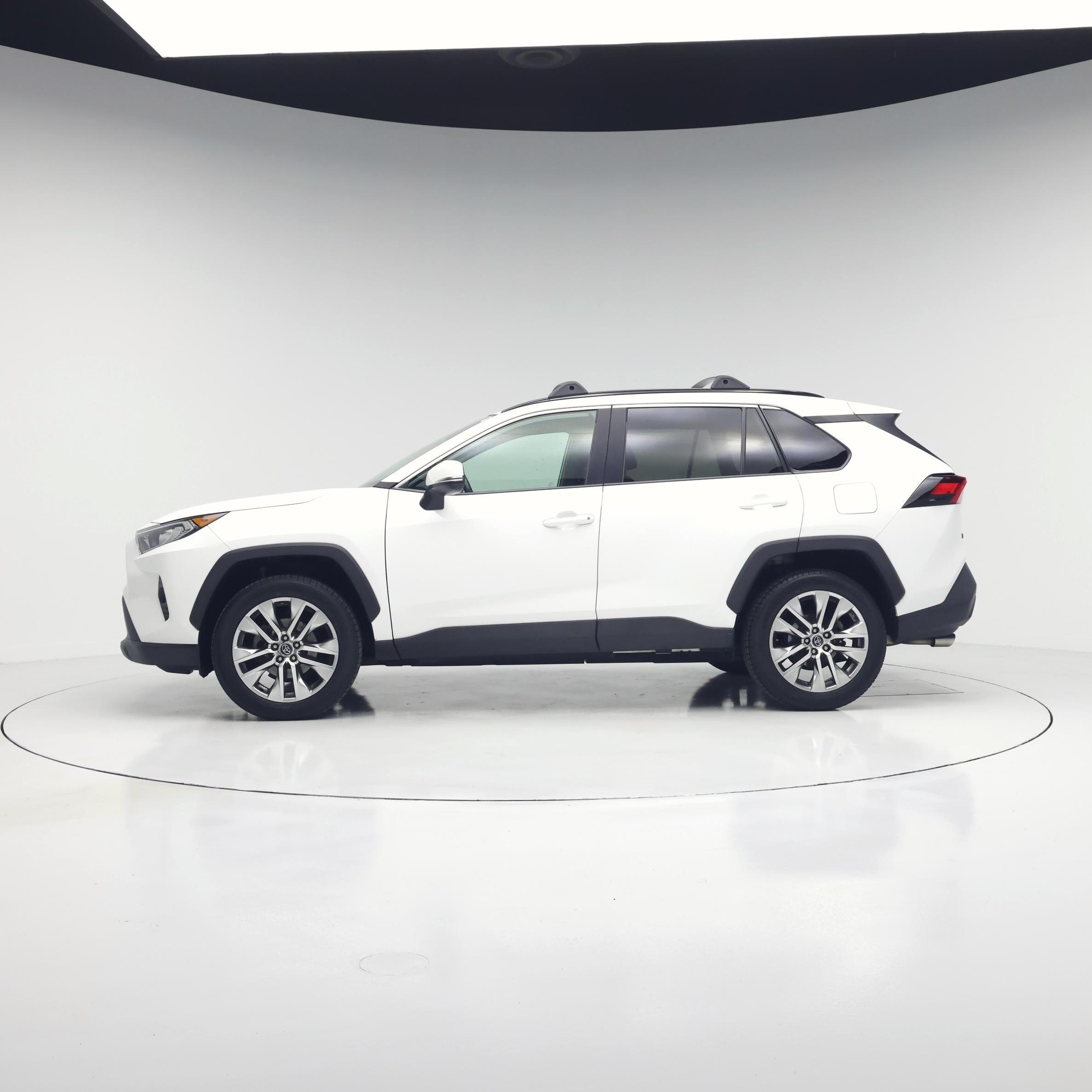Thumbnail: 2020 Toyota RAV4 - 3