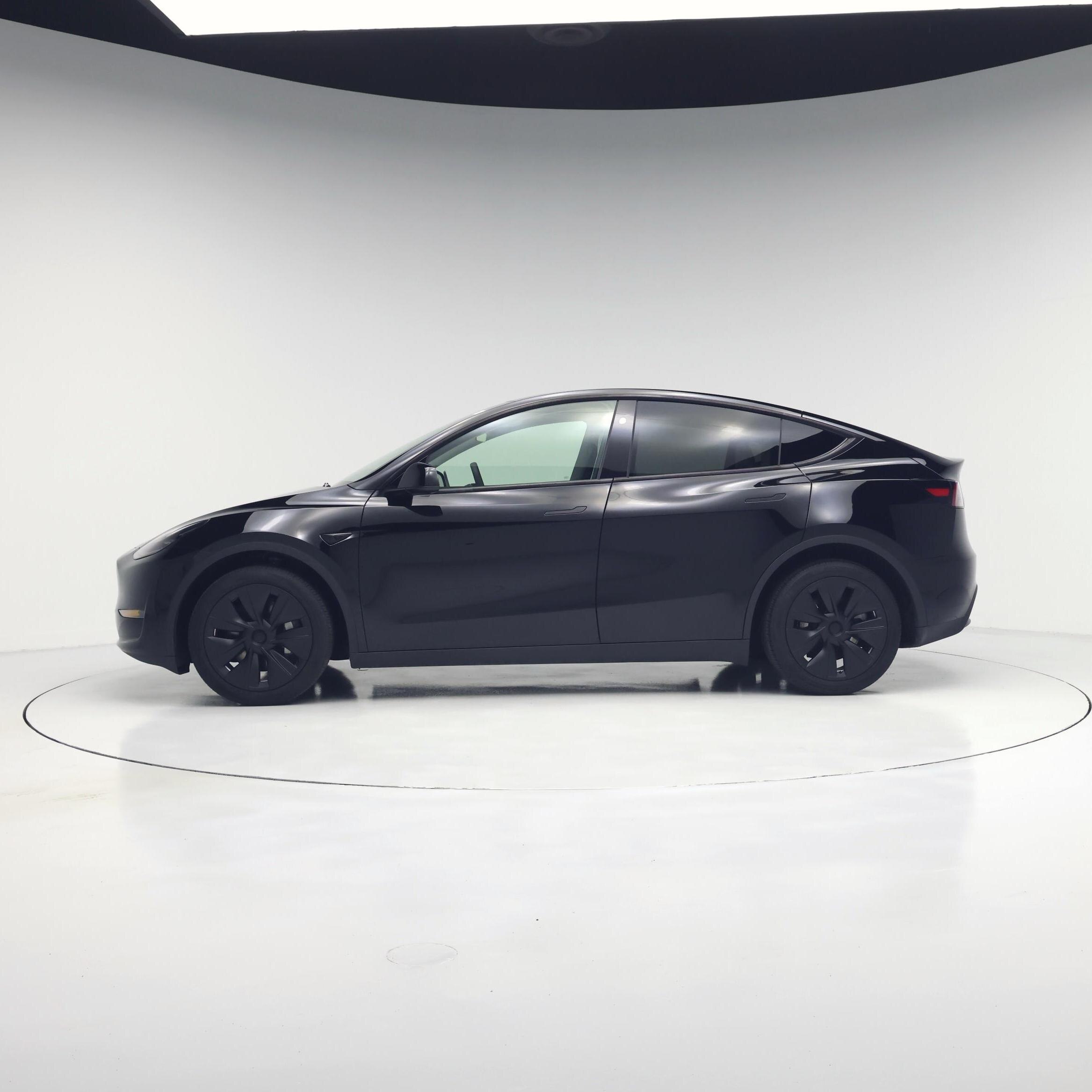 Thumbnail: 2024 Tesla Model Y - 3