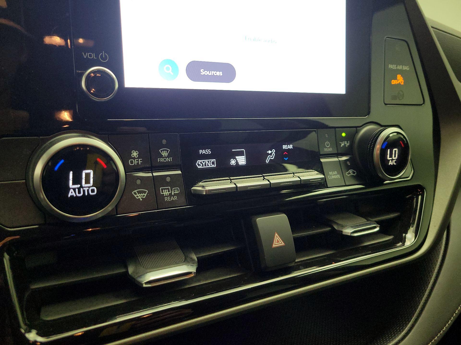 Thumbnail: 2023 Toyota Highlander - 14