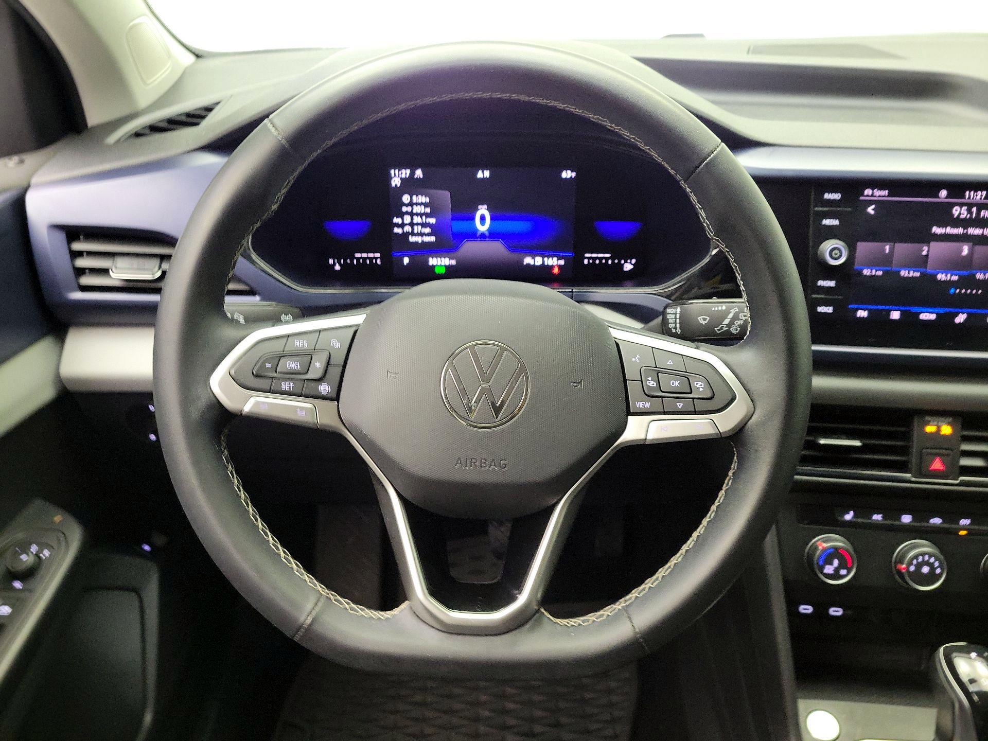 Thumbnail: 2022 Volkswagen Taos - 10