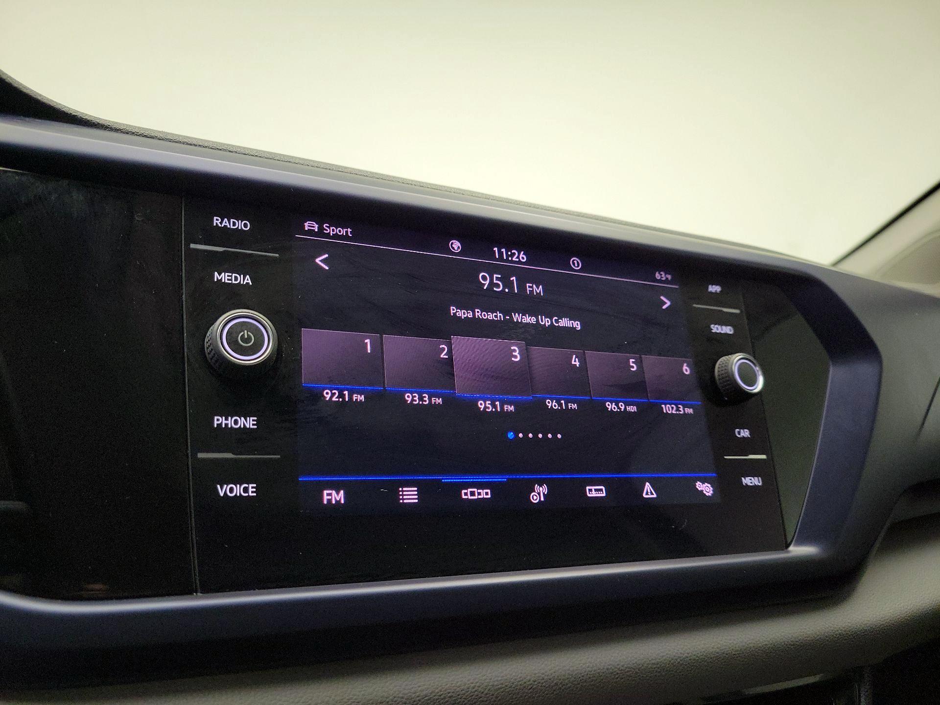 Thumbnail: 2022 Volkswagen Taos - 14