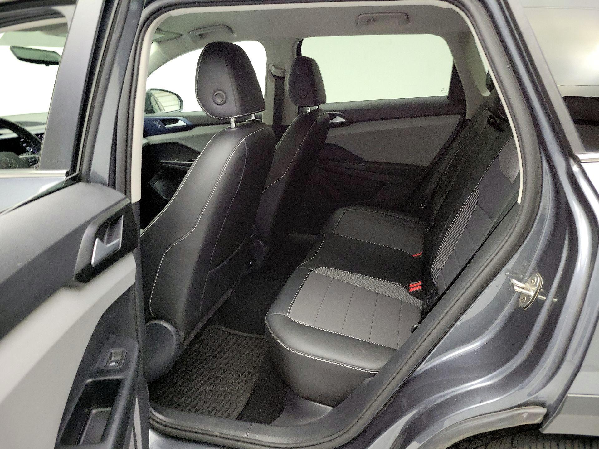 Thumbnail: 2022 Volkswagen Taos - 18