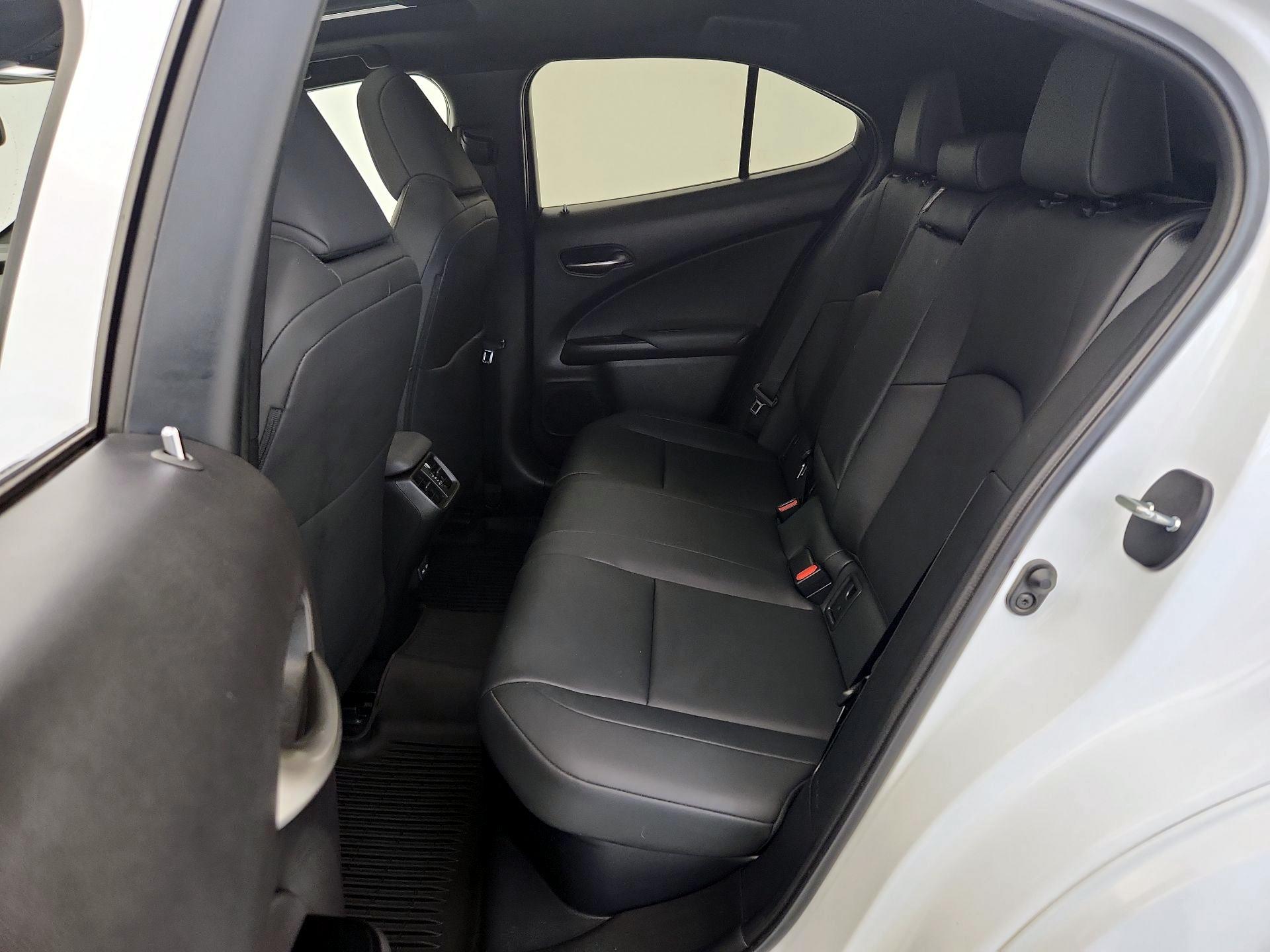 Thumbnail: 2024 Lexus UX - 20