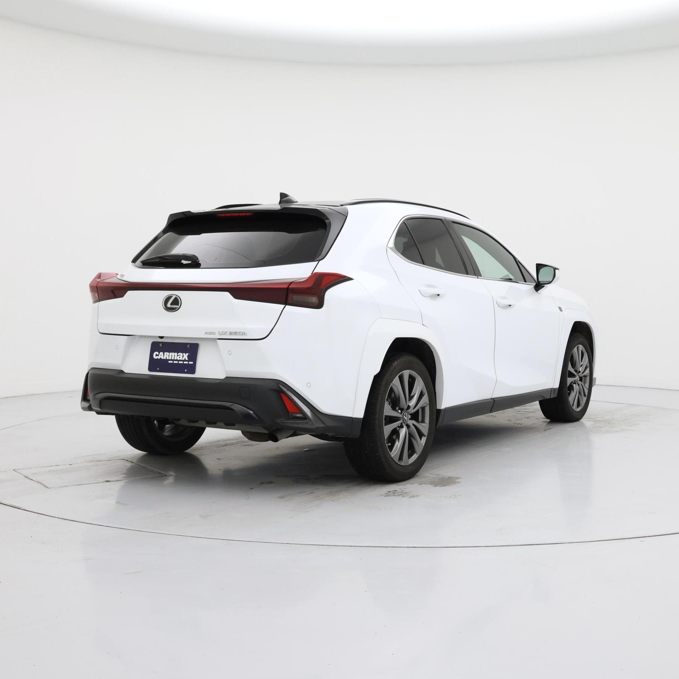 Thumbnail: 2024 Lexus UX - 8