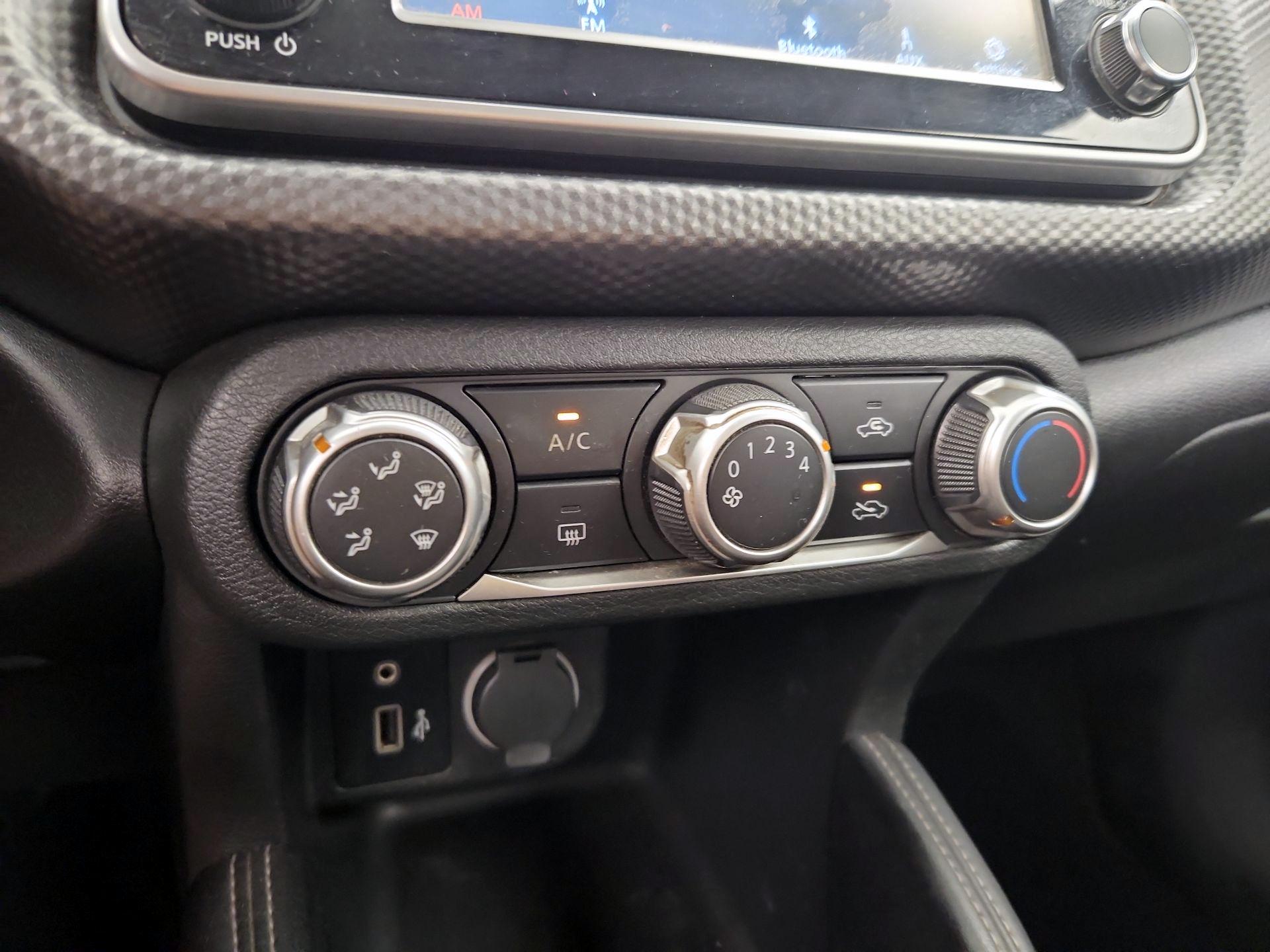 Thumbnail: 2019 Nissan Kicks - 16