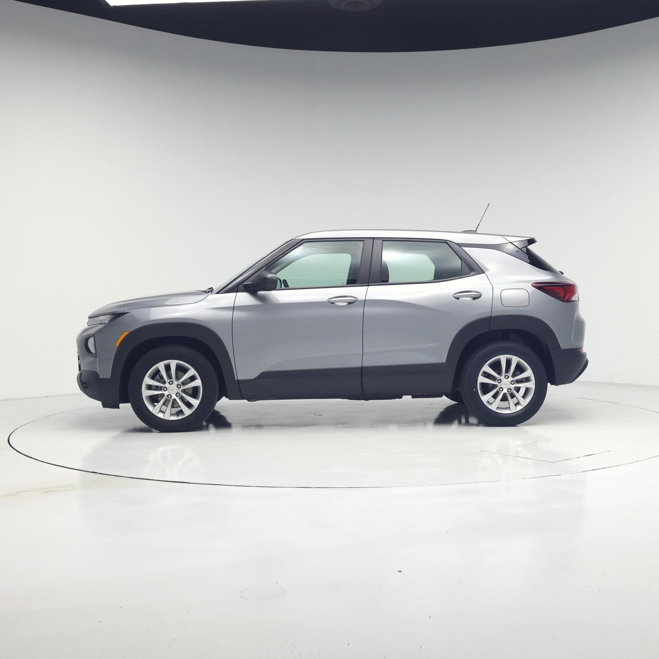 Thumbnail: 2023 Chevrolet TrailBlazer - 3