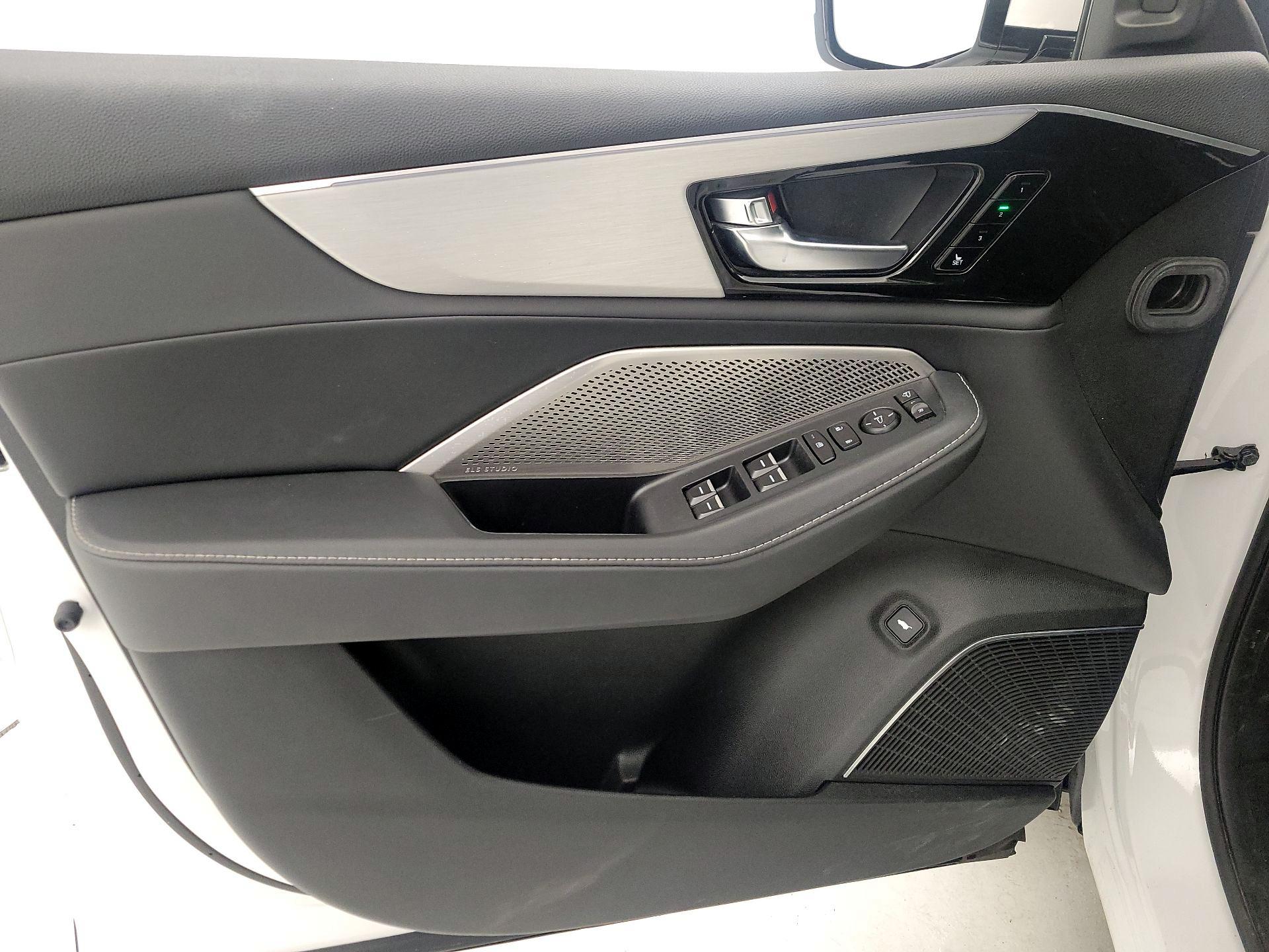 Thumbnail: 2023 Acura MDX - 12