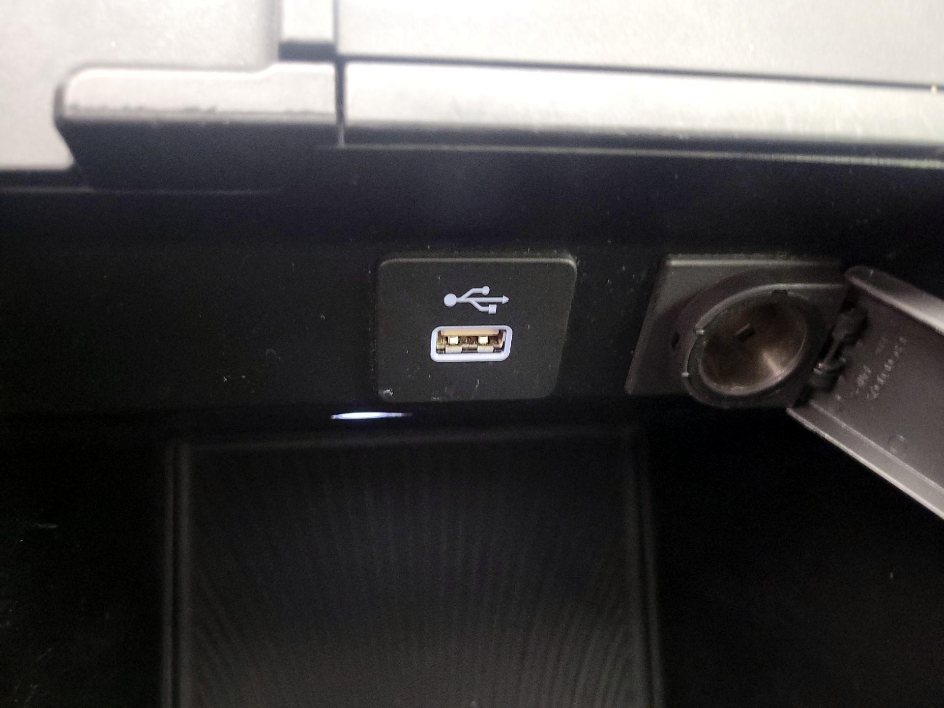 Thumbnail: 2023 Acura MDX - 19