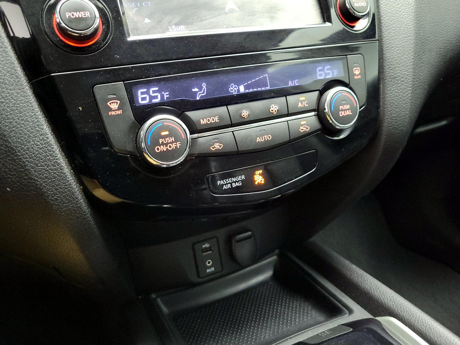 Thumbnail: 2015 Nissan Rogue - 17