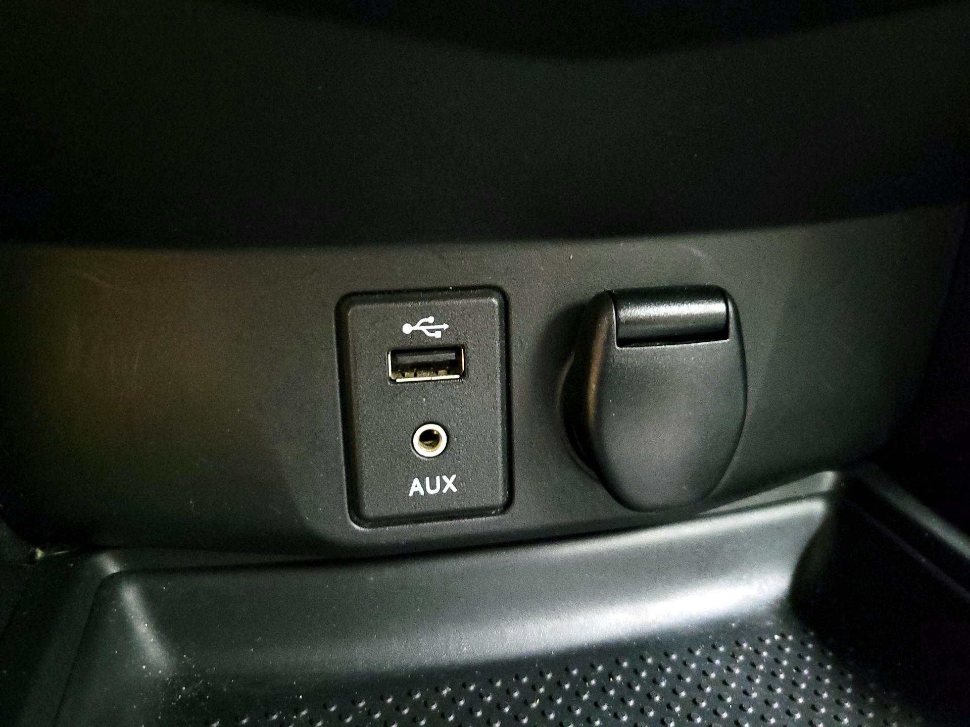 Thumbnail: 2015 Nissan Rogue - 19