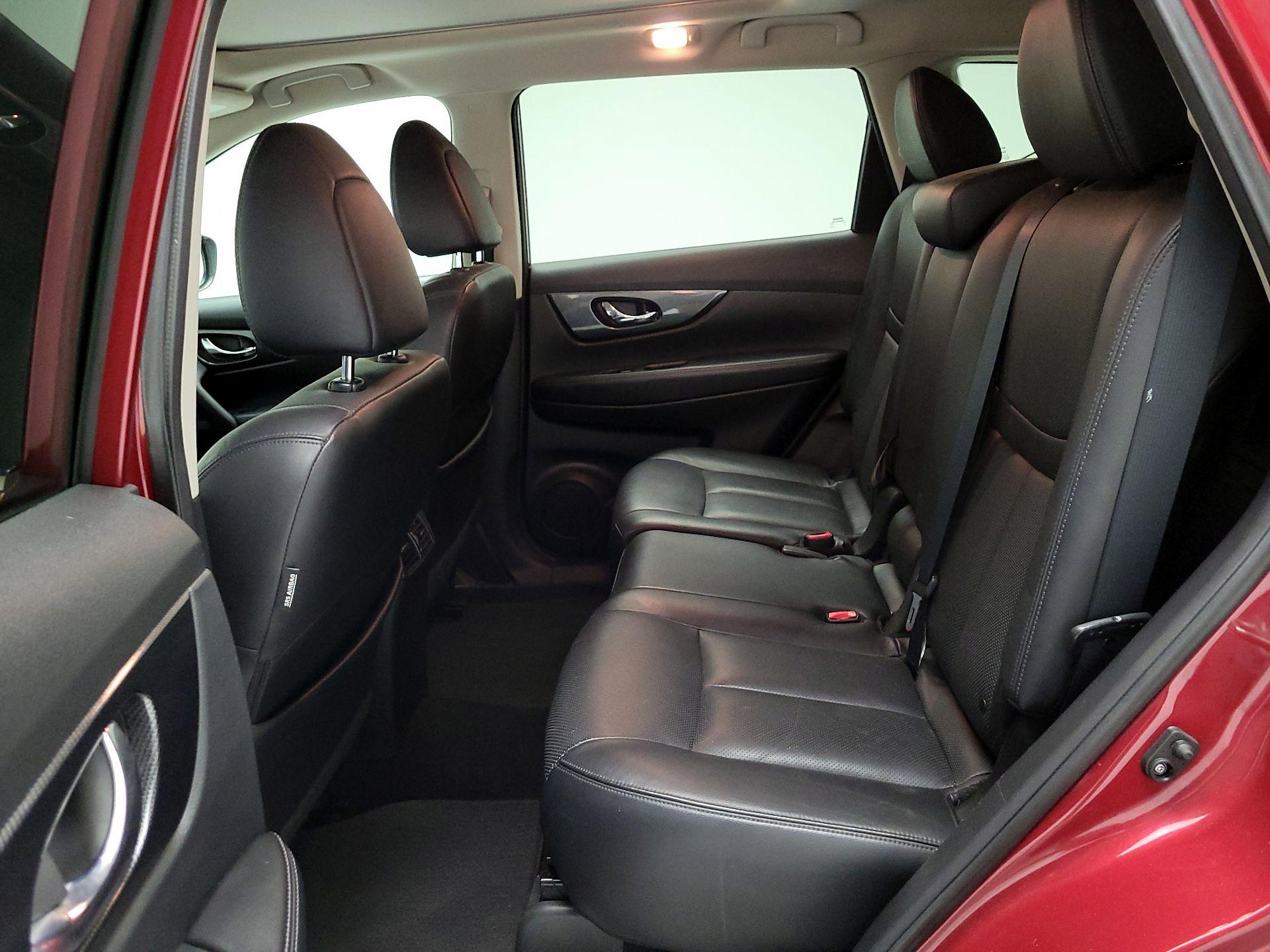 Thumbnail: 2015 Nissan Rogue - 20