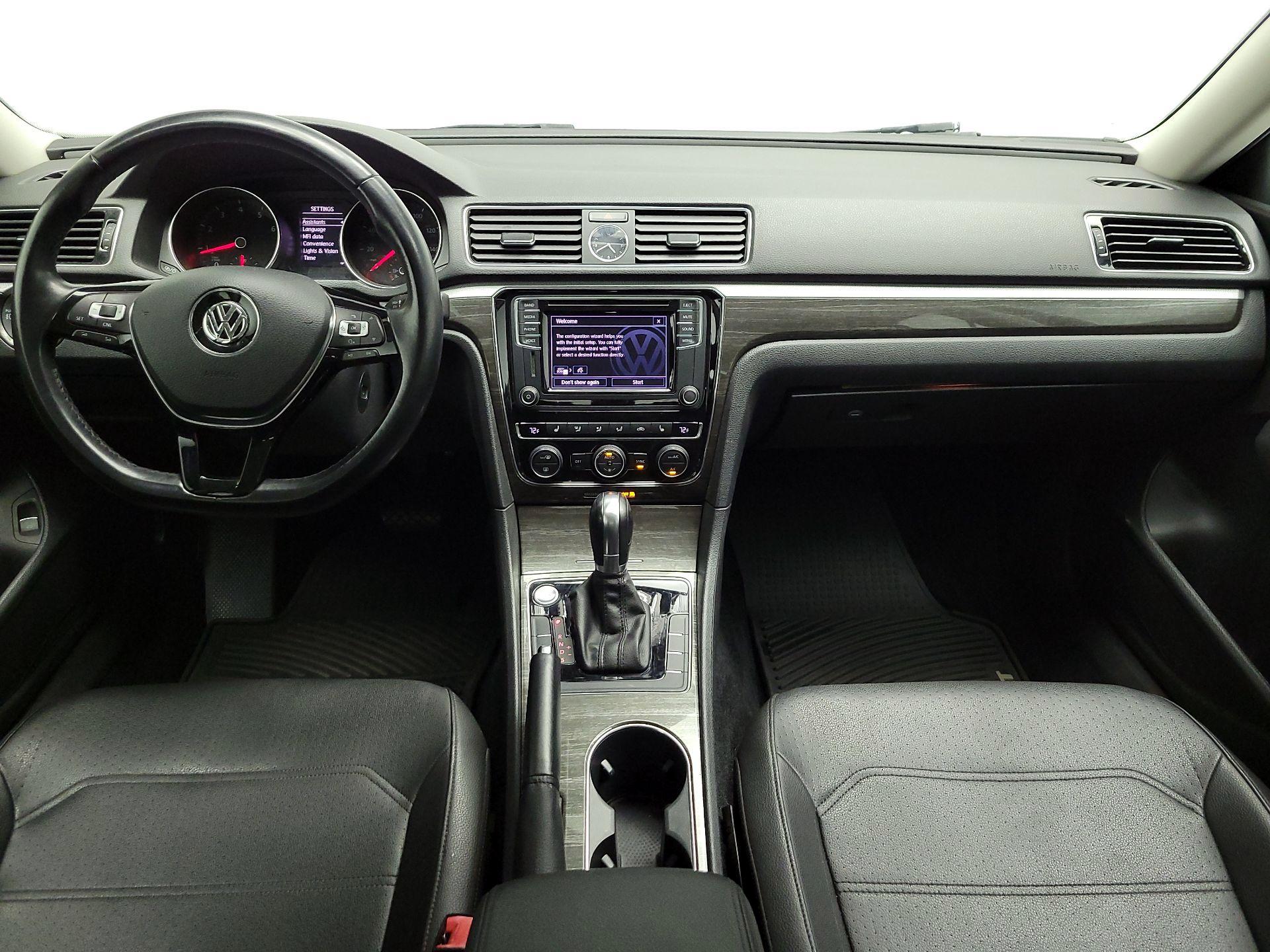 Thumbnail: 2017 Volkswagen Passat - 9