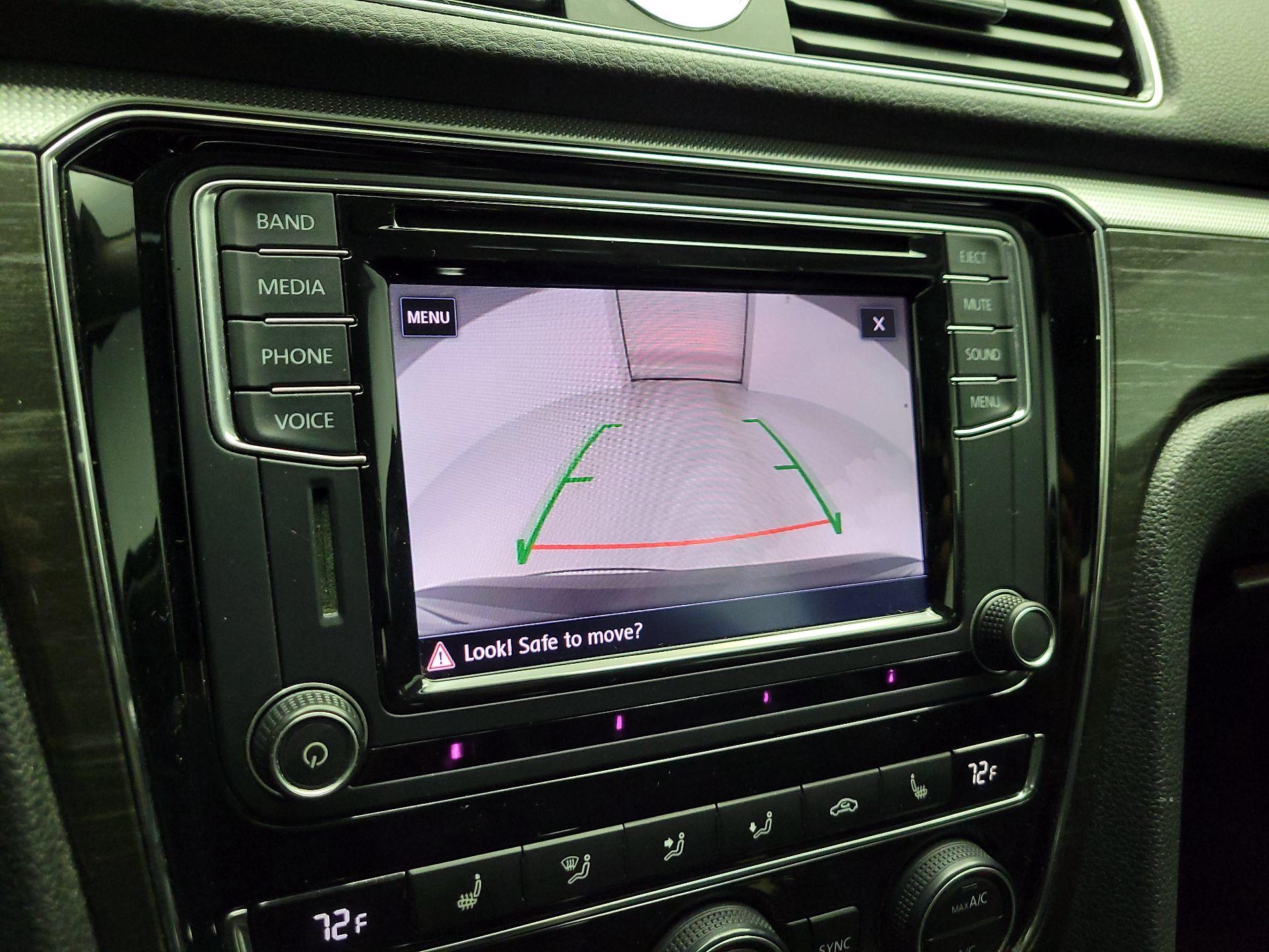 Thumbnail: 2017 Volkswagen Passat - 14