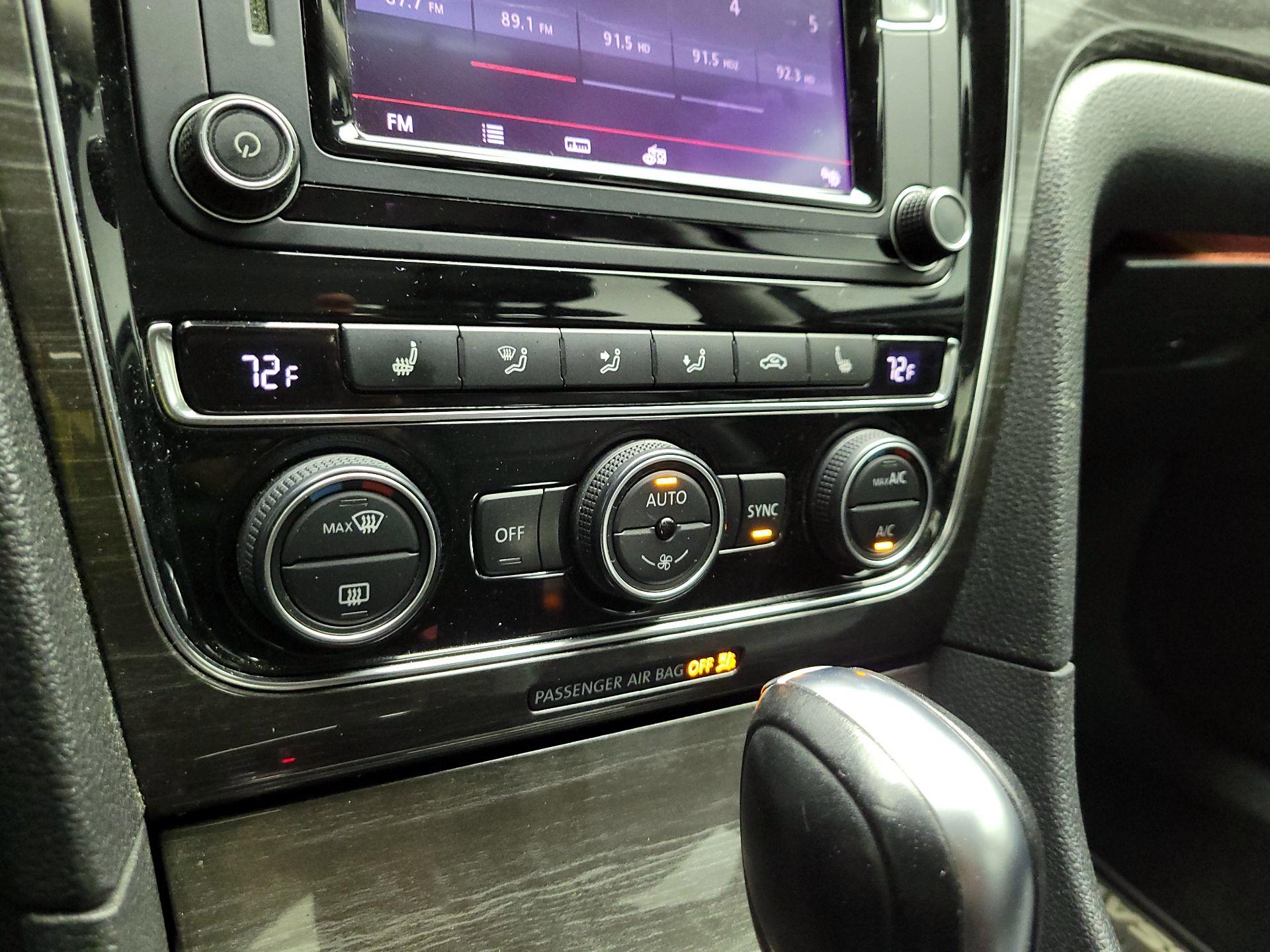 Thumbnail: 2017 Volkswagen Passat - 16