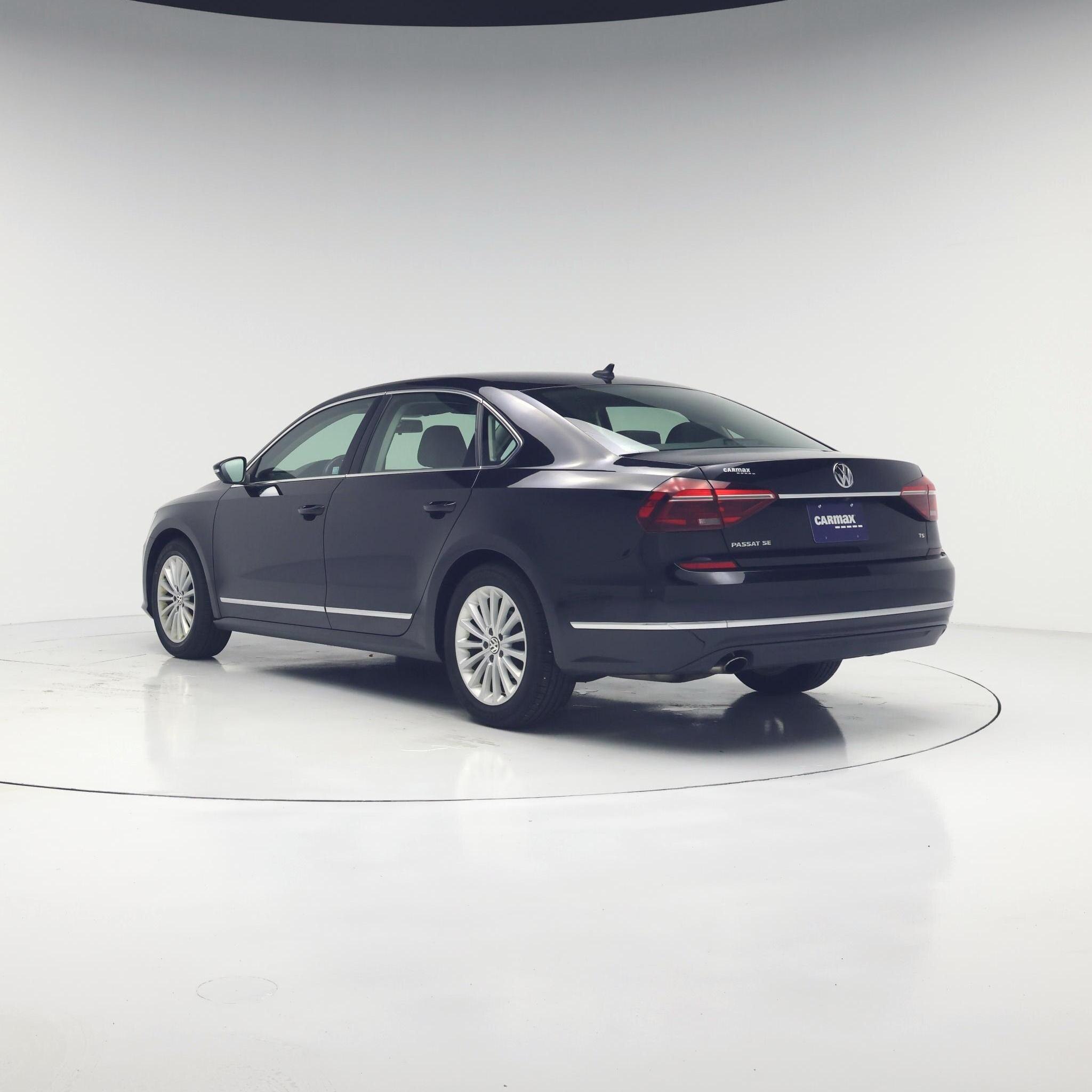 Thumbnail: 2017 Volkswagen Passat - 2