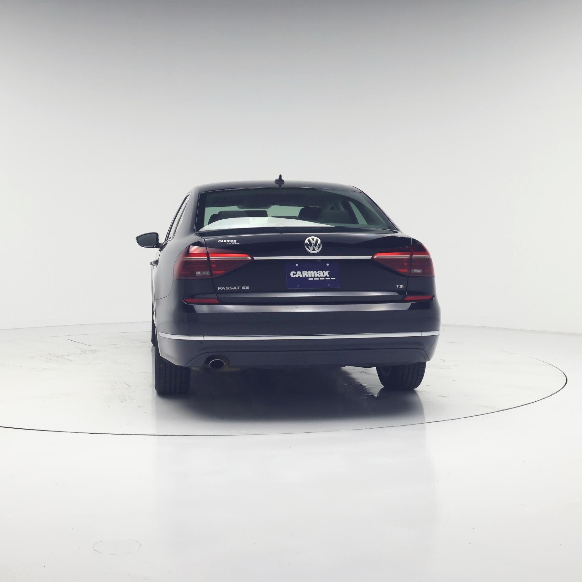 Thumbnail: 2017 Volkswagen Passat - 6