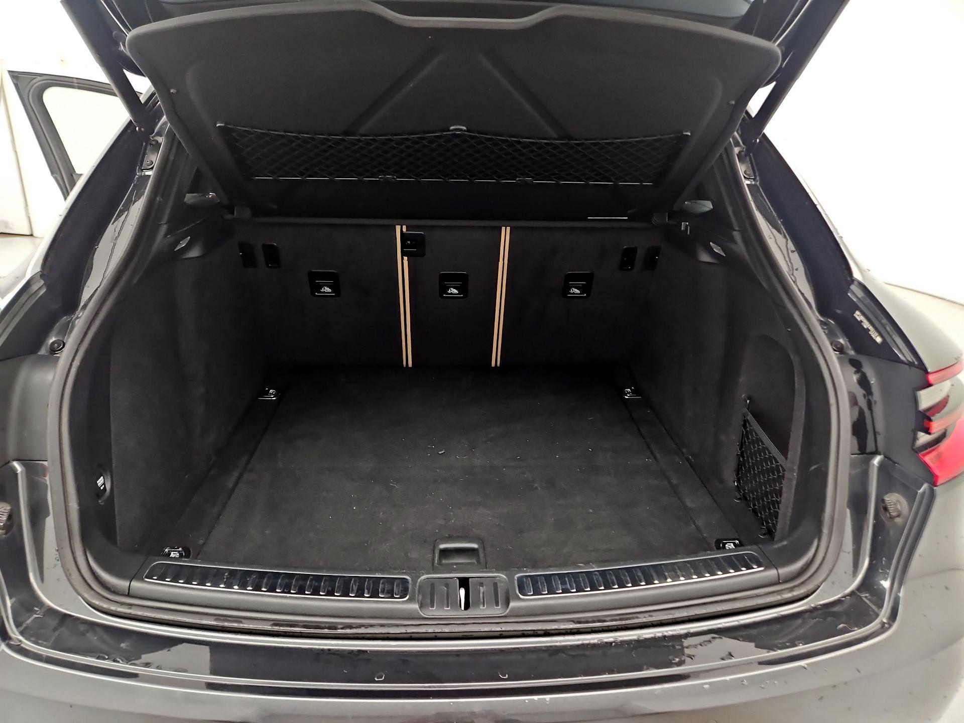 Thumbnail: 2018 Porsche Macan - 18