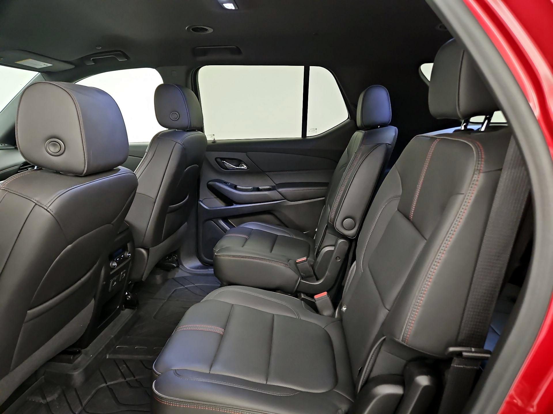 Thumbnail: 2023 Chevrolet Traverse - 18