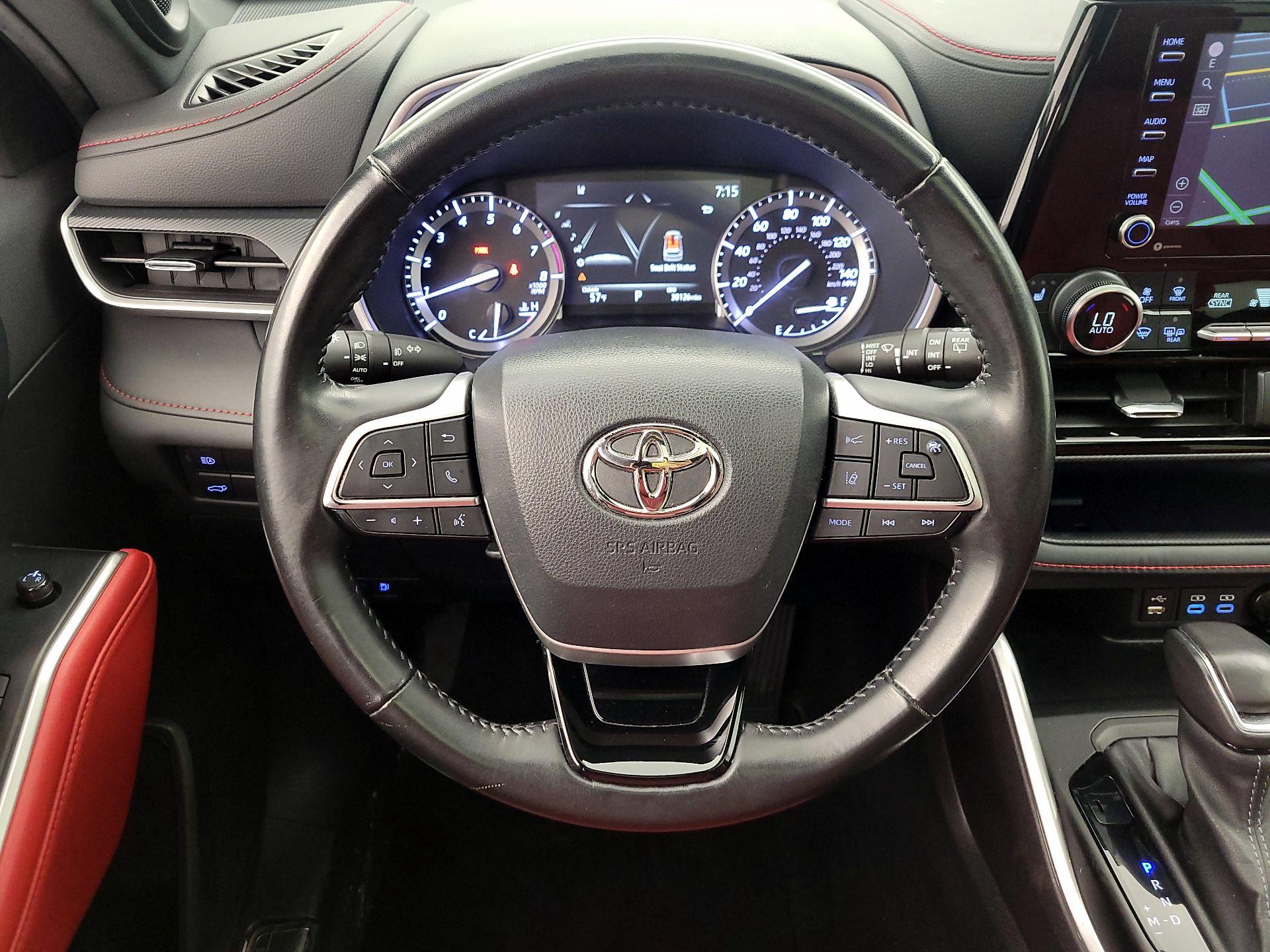 Thumbnail: 2022 Toyota Highlander - 10