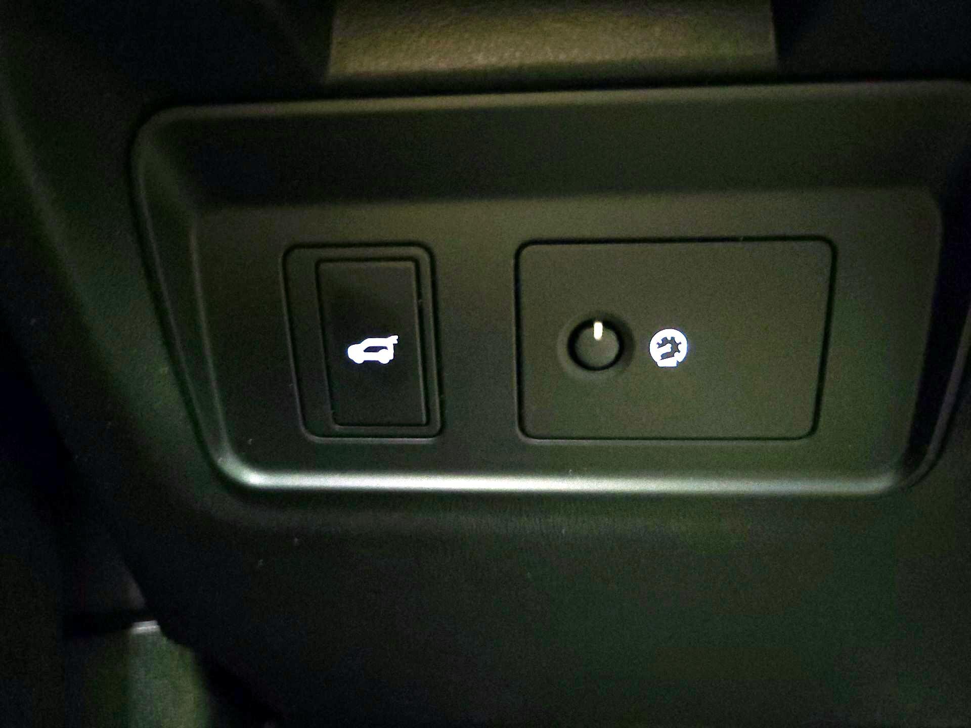 Thumbnail: 2020 Land Rover Range Rover Evoque - 13